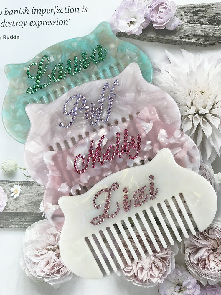 THE NAMEPLATE CUSTOMIZED COMB