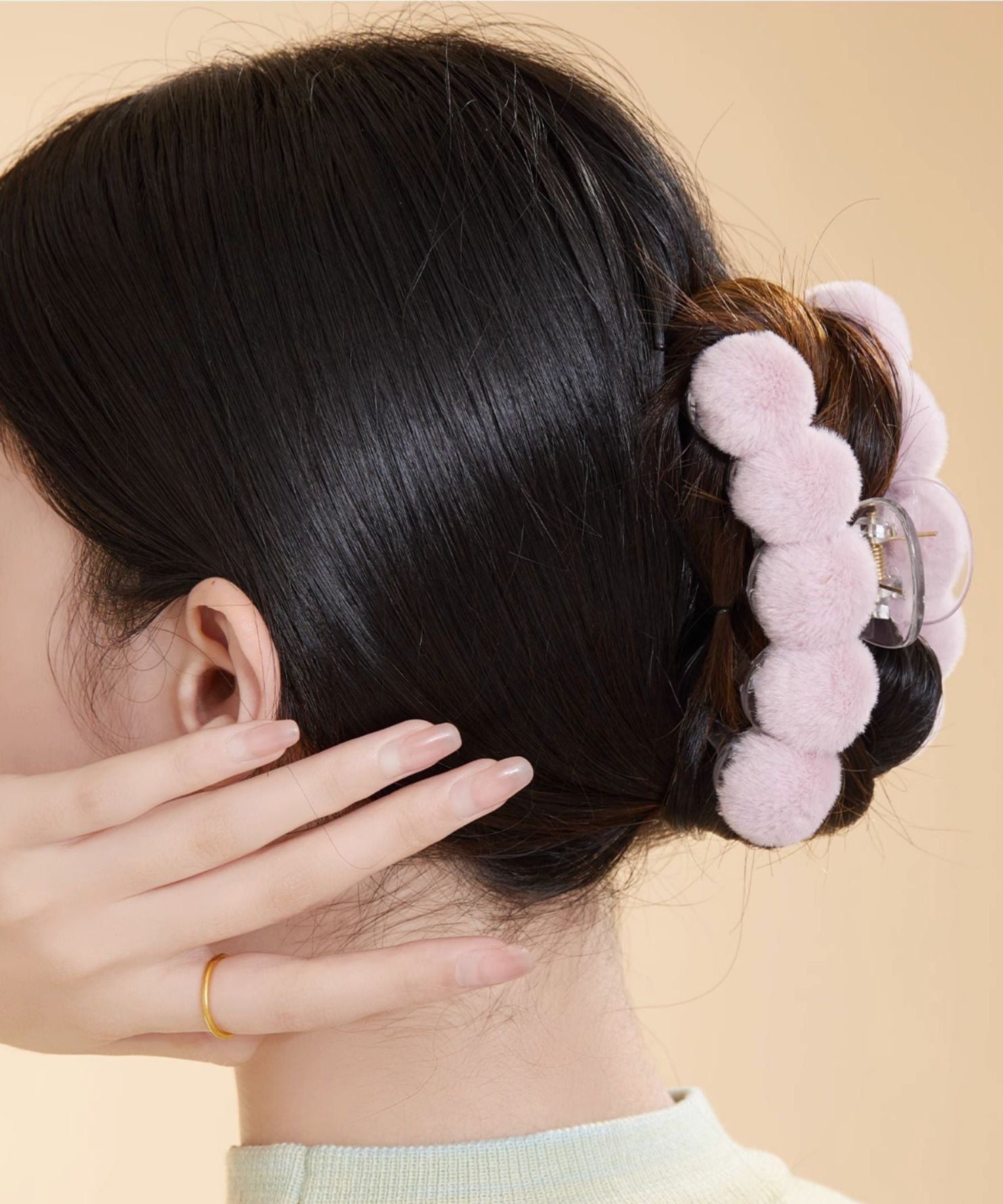 Wool Hairball claw within Pink