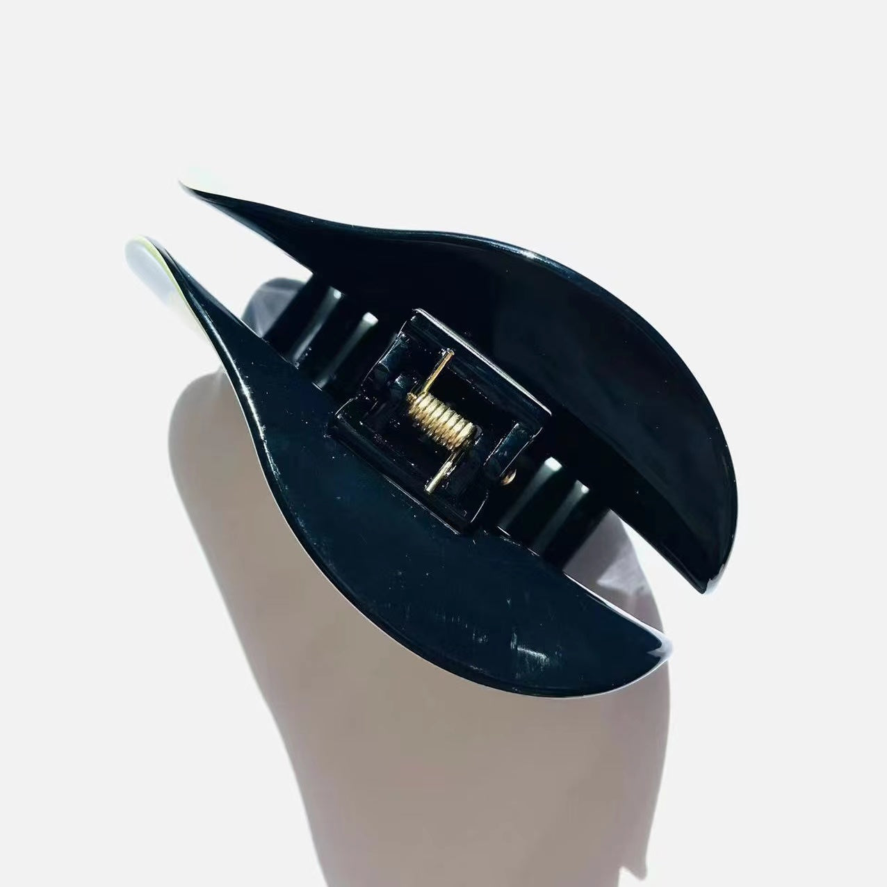 Cartoon Avocado Claw