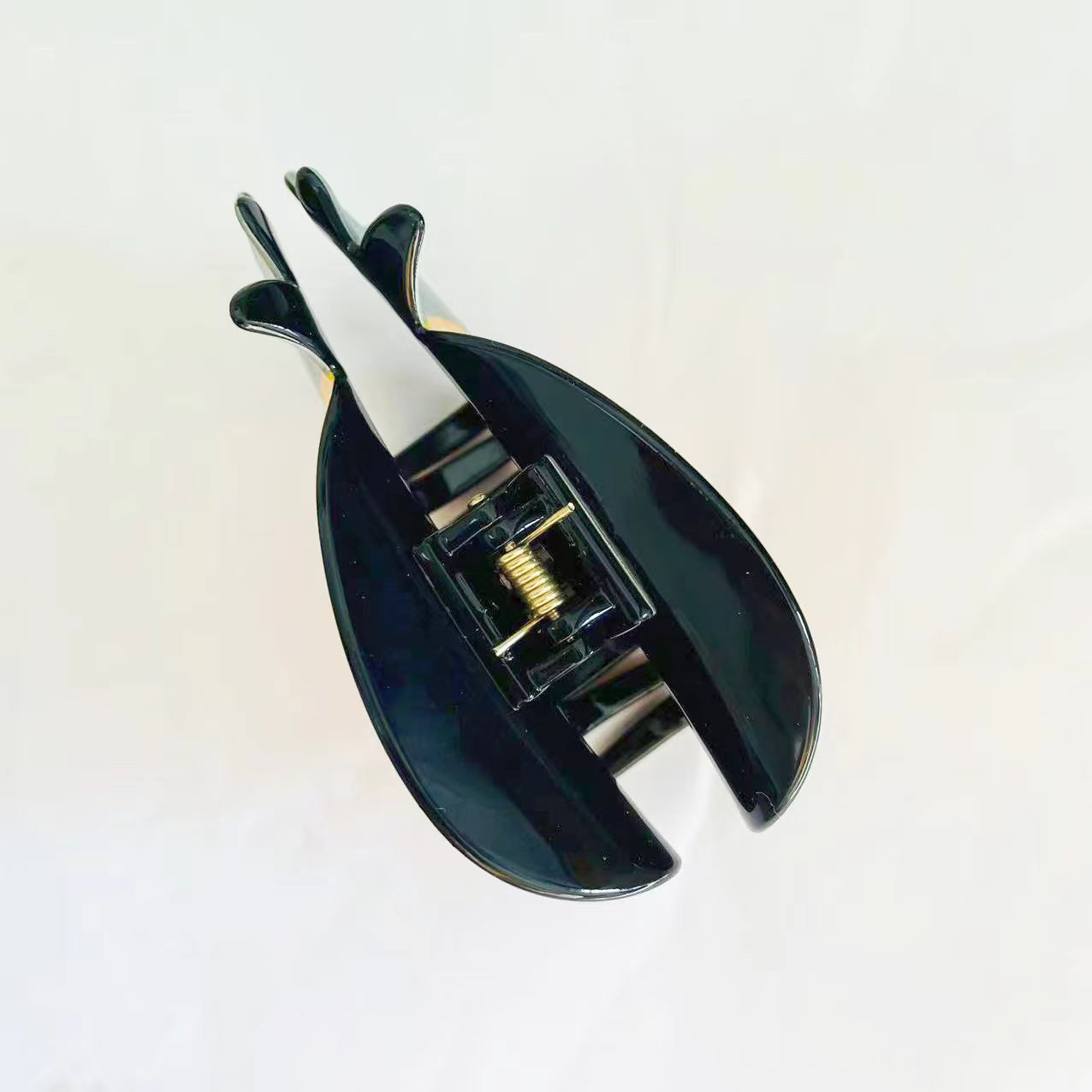 Cartoon Pineapple Claw