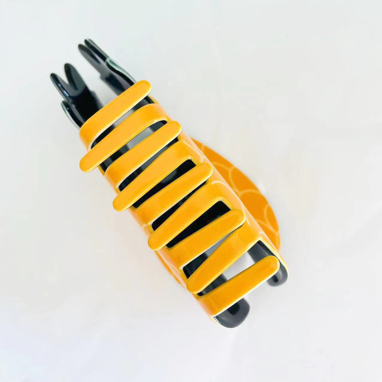 Cartoon Pineapple Claw