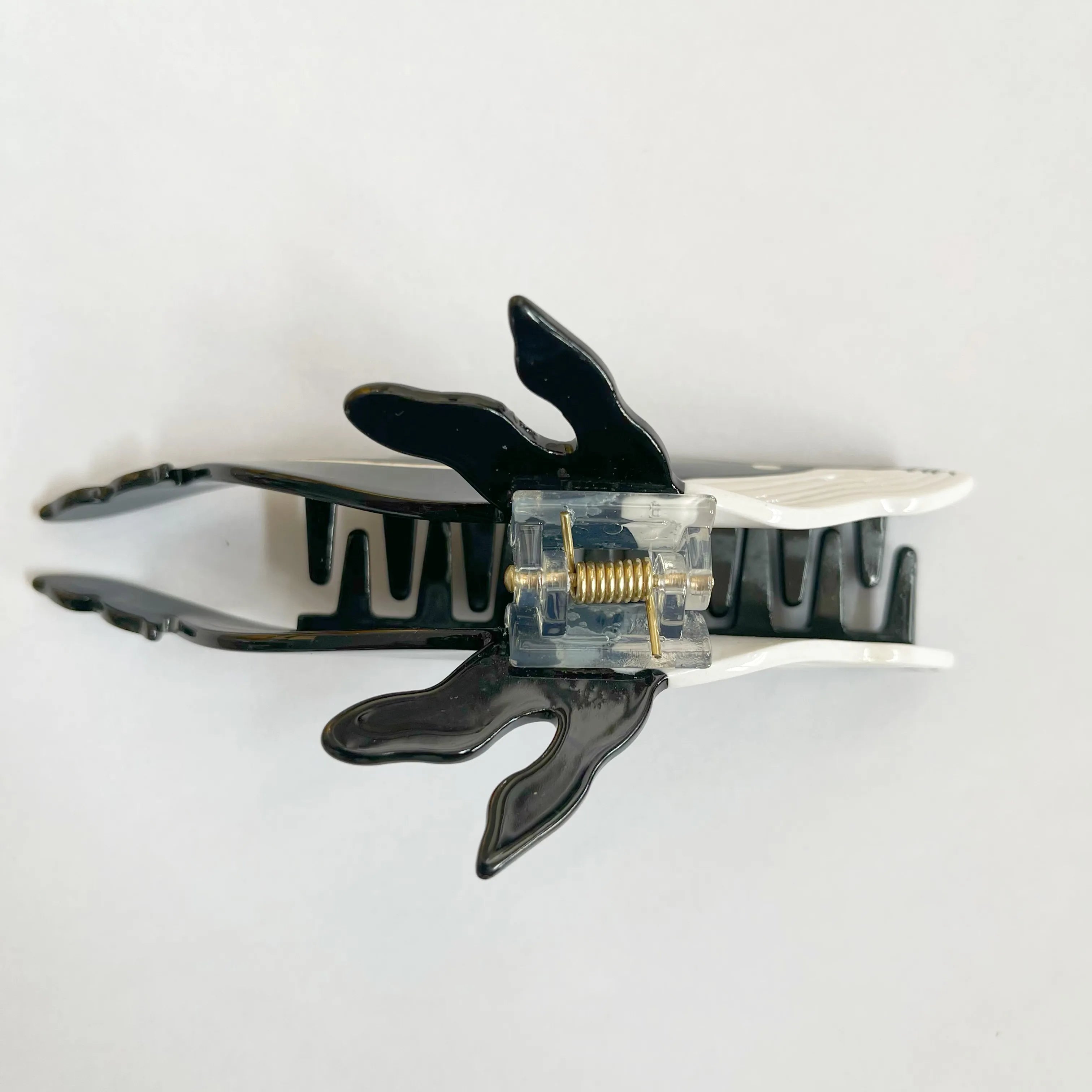 Black Whale Hair Claw