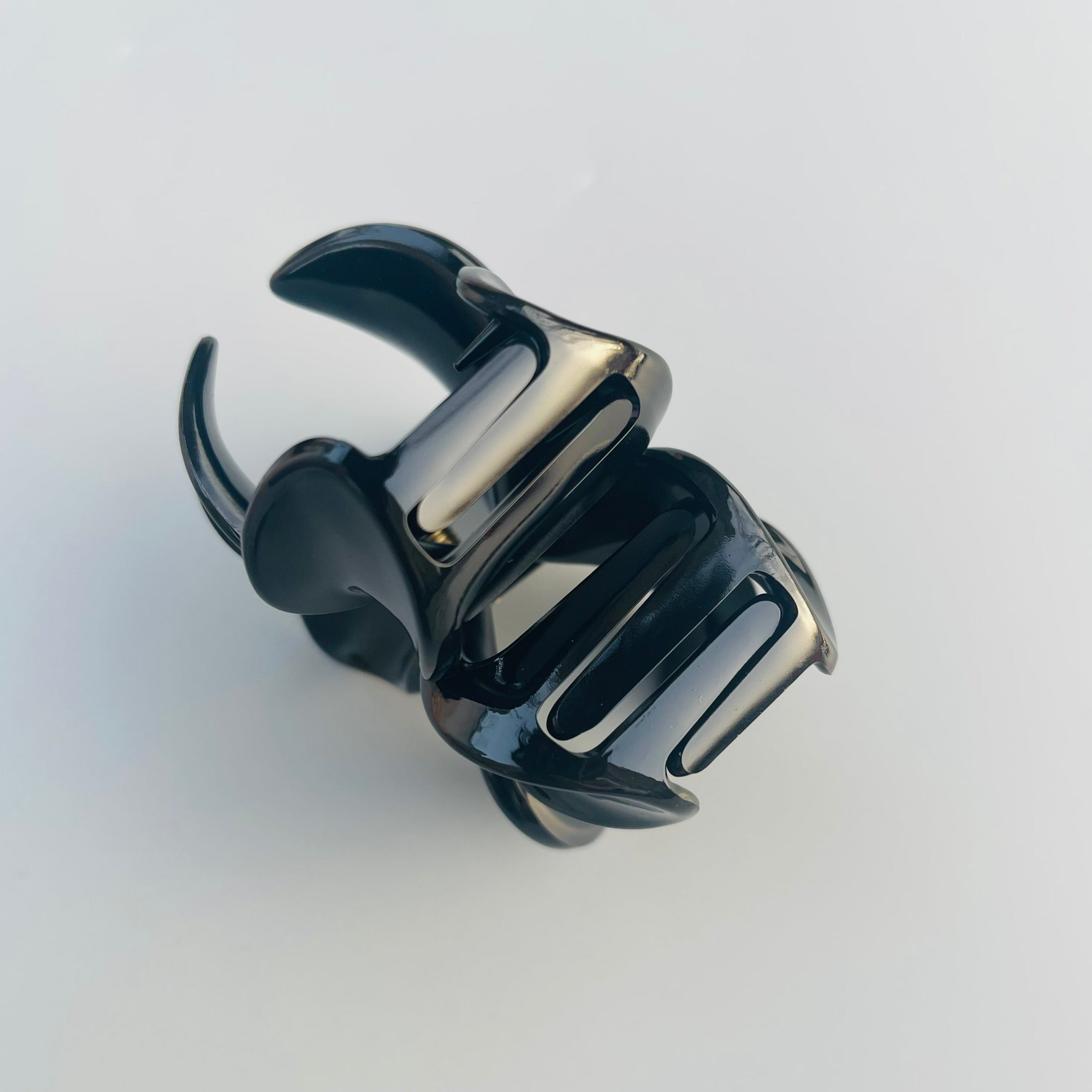 Frangipani Flower Claw In Black