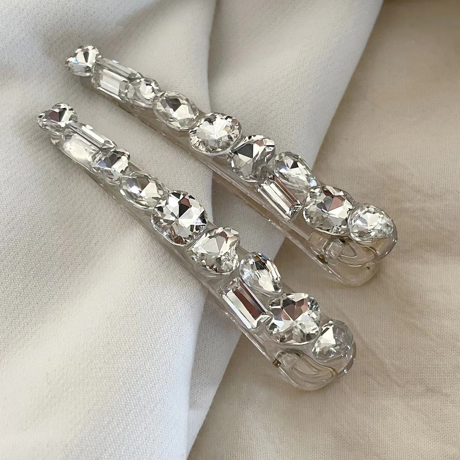 Rhinestone Clip Within Linetype