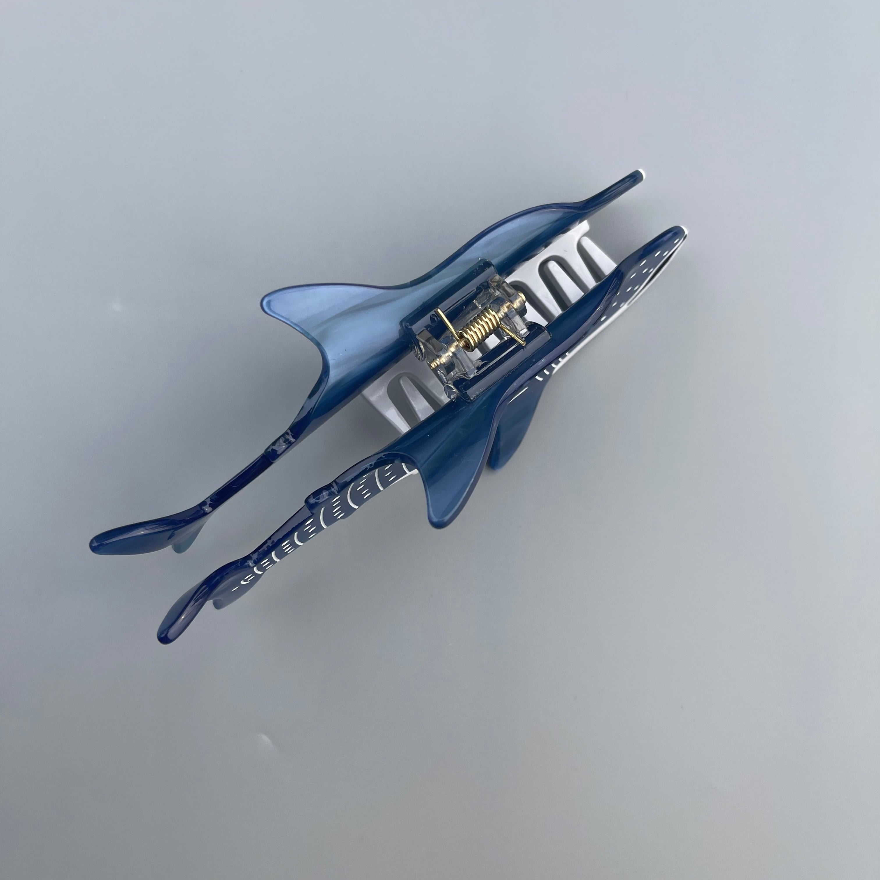 BLUE WHALE SHARK CLAW