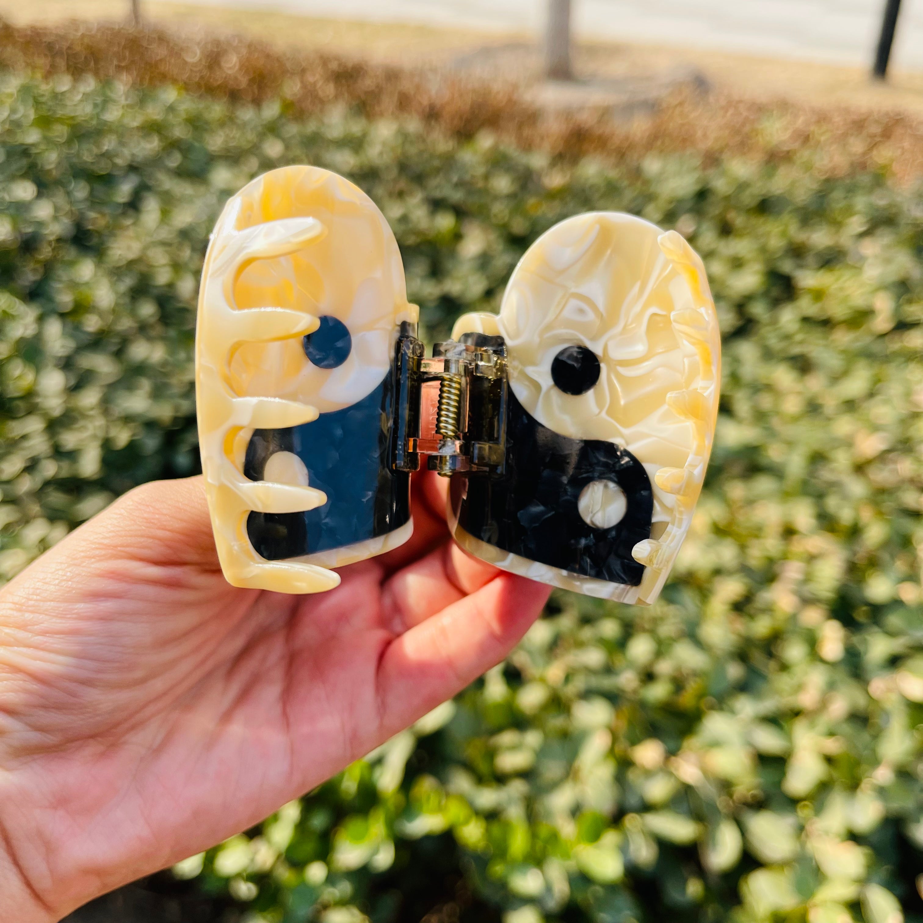 balance claw within love