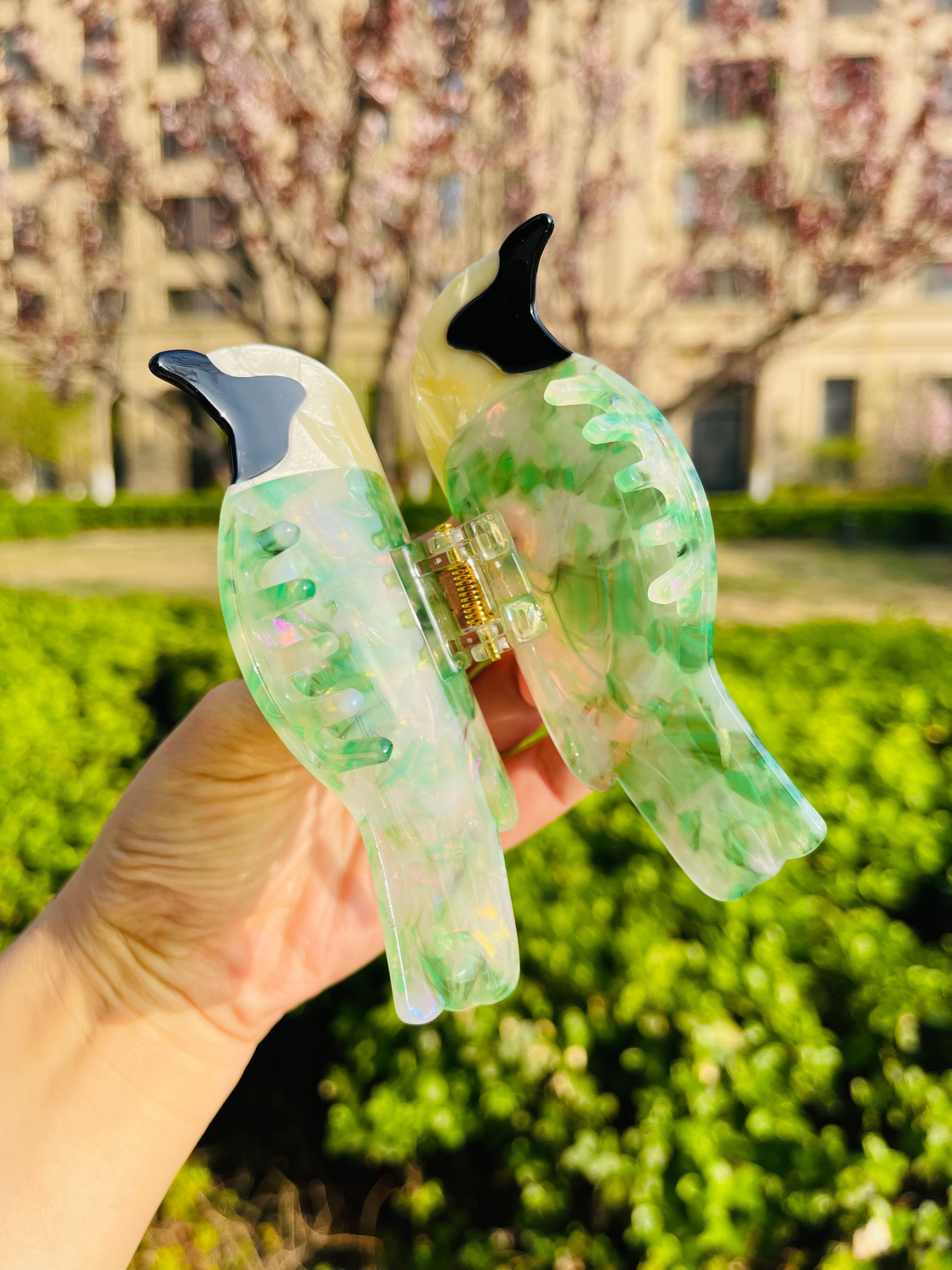 kingfisher claw within green