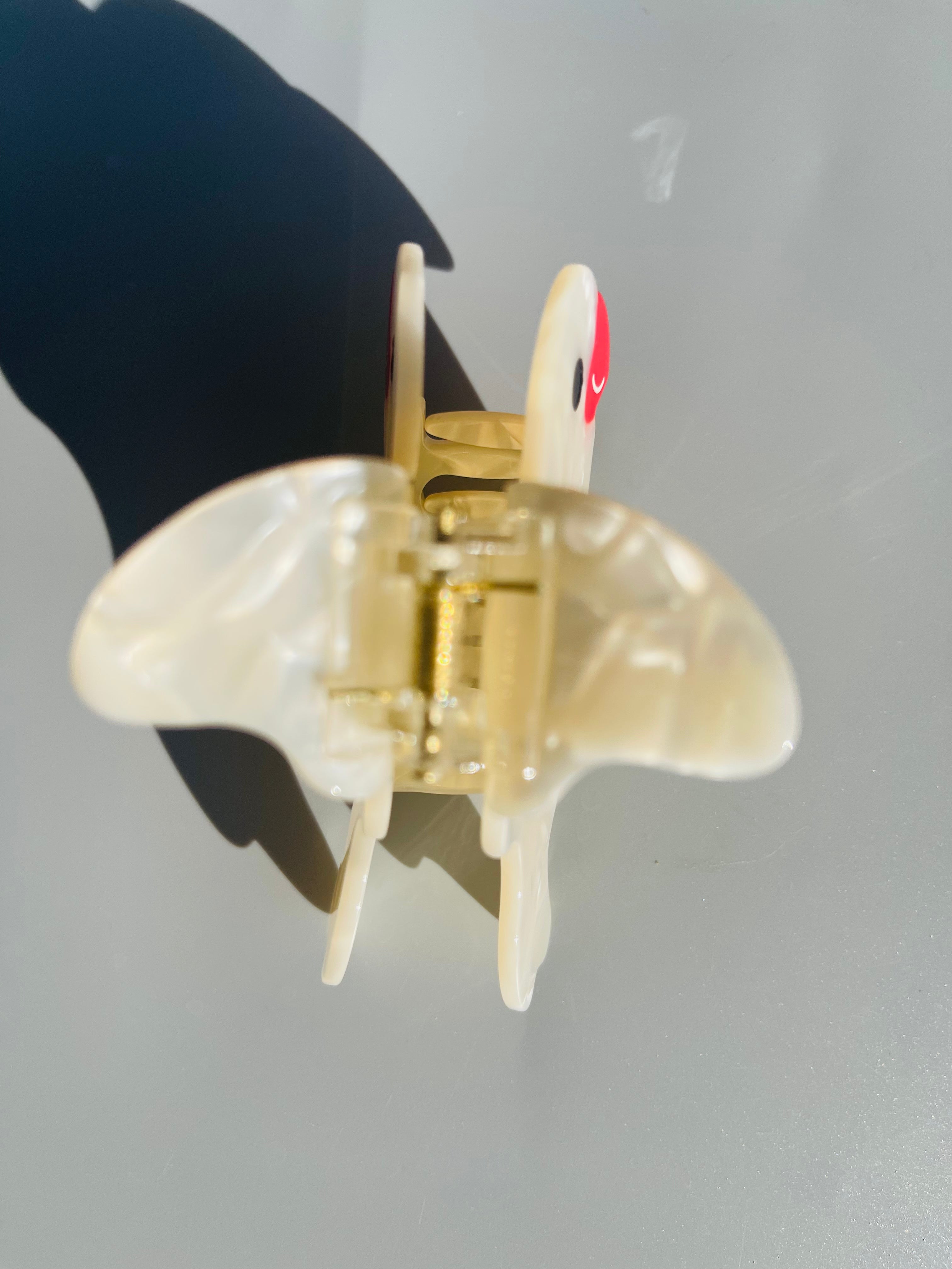 Chubby Bird Hair Claw In White