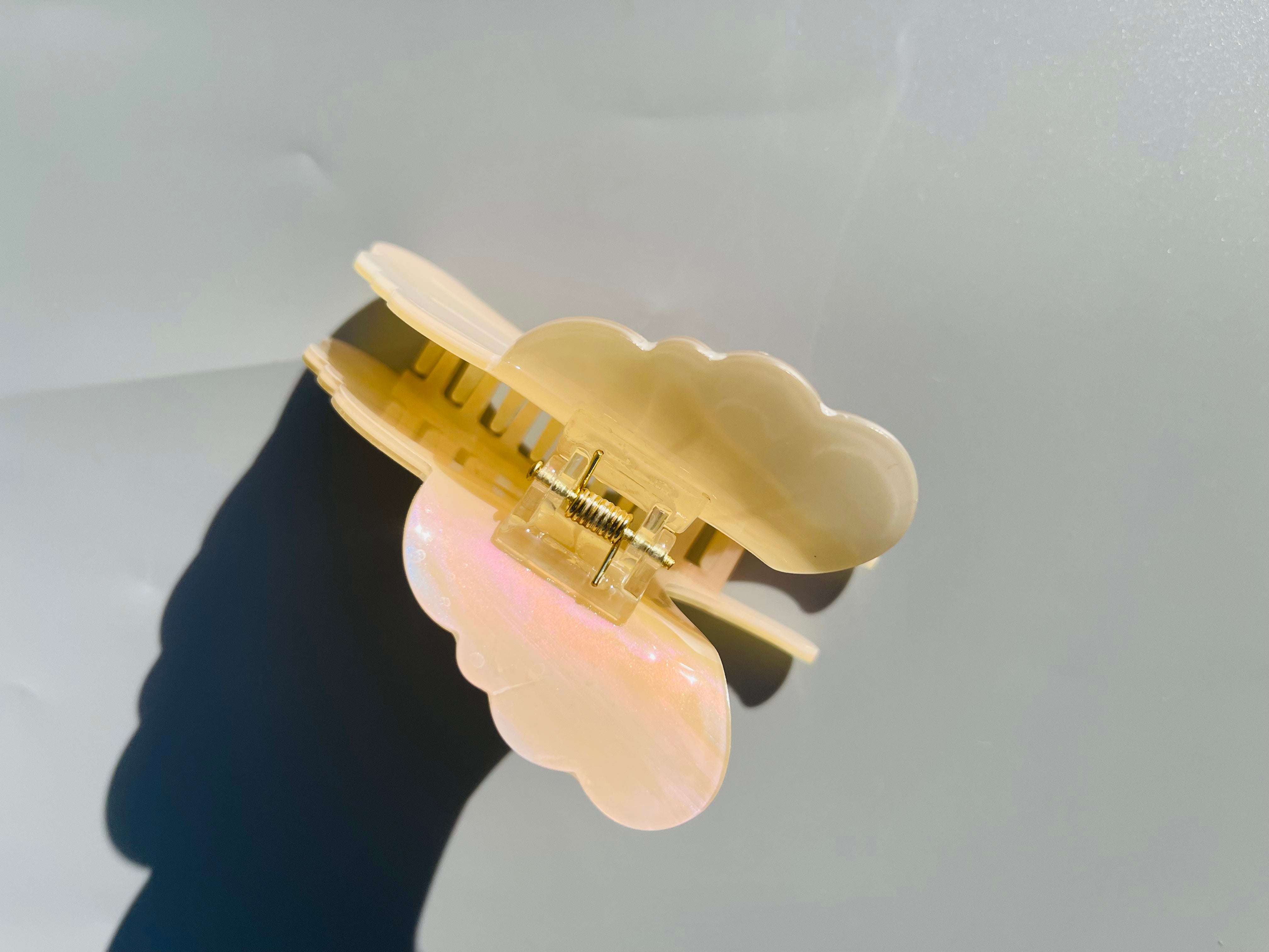 Ginkgo biloba claw within milk