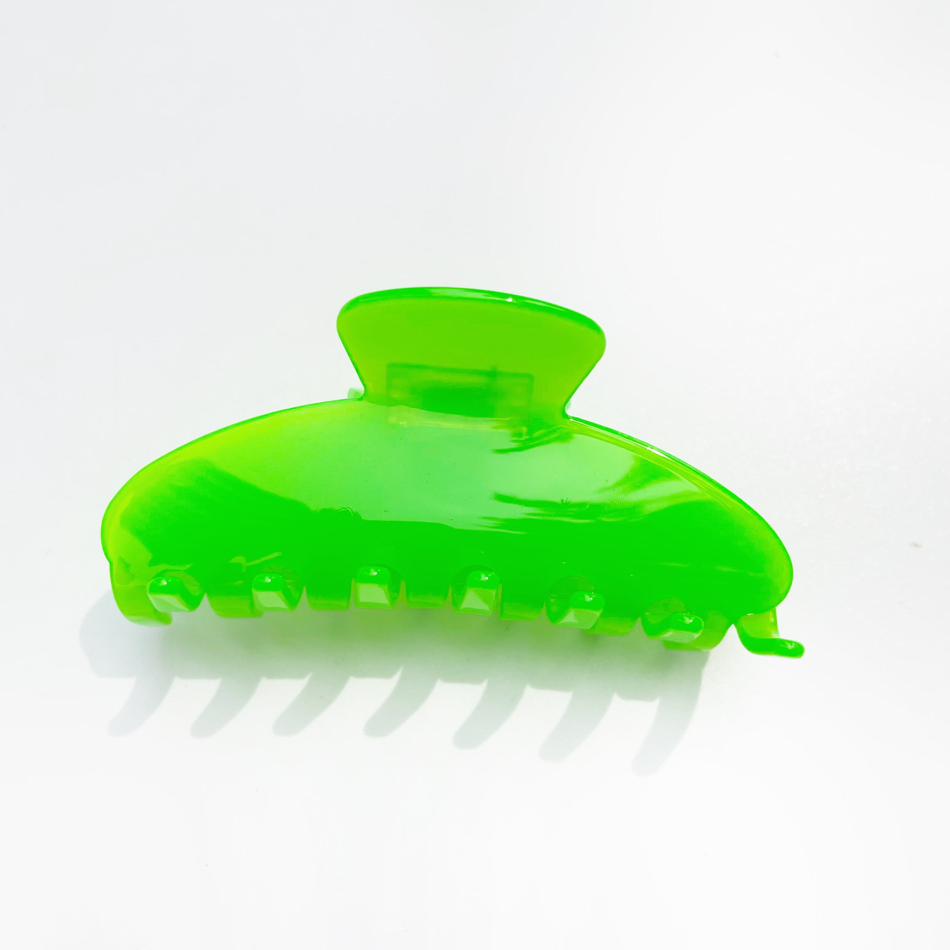 THE NAMEPLATE CUSTOMIZED CLAW IN SHINY GREEN