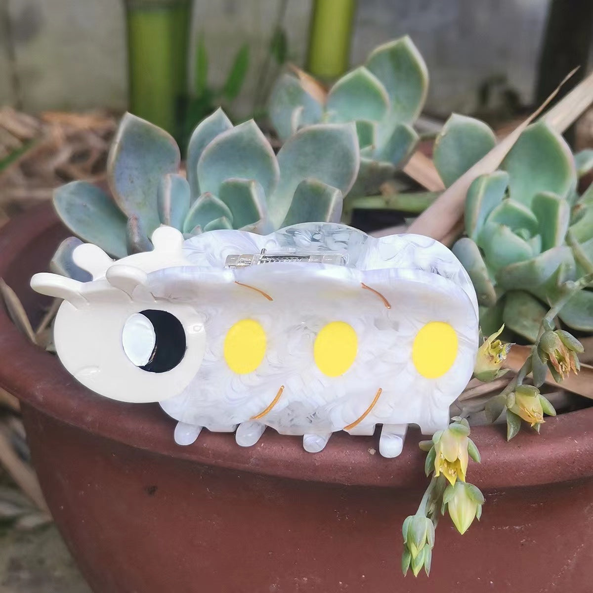 Caterpillar Hair Claw