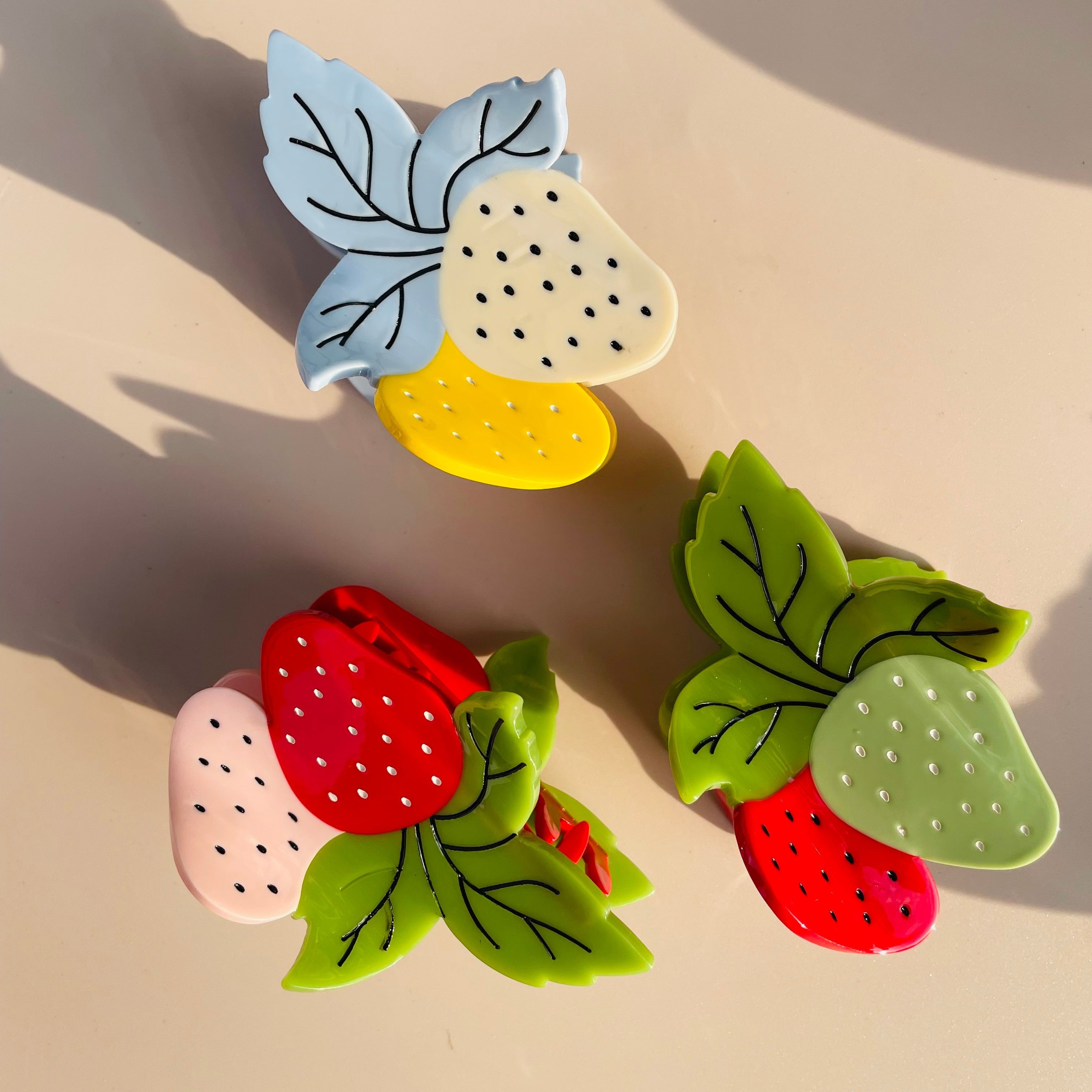 Strawberries hair Claw