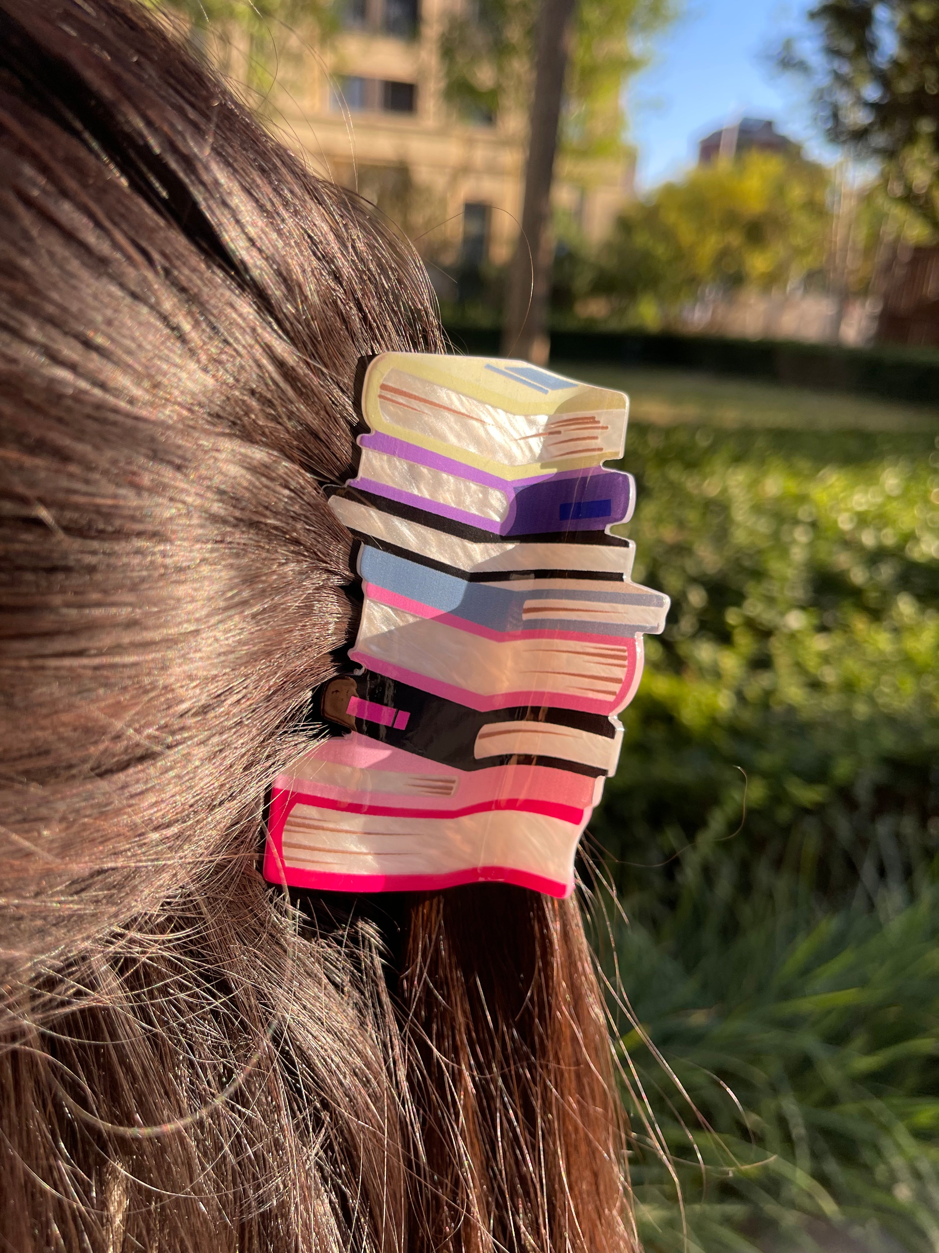 Books Hair claw within Pink