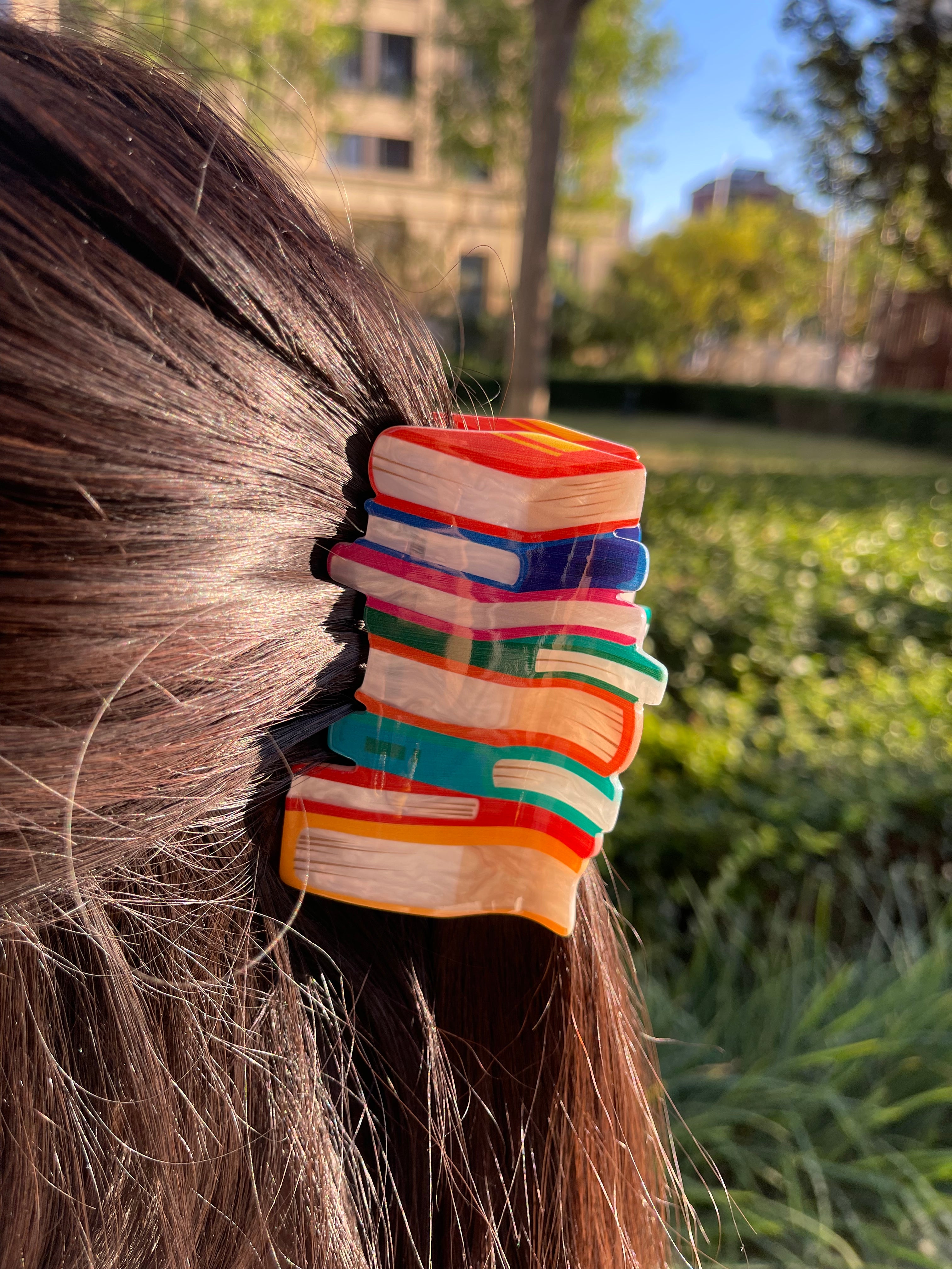 Books Hair claw within Pink