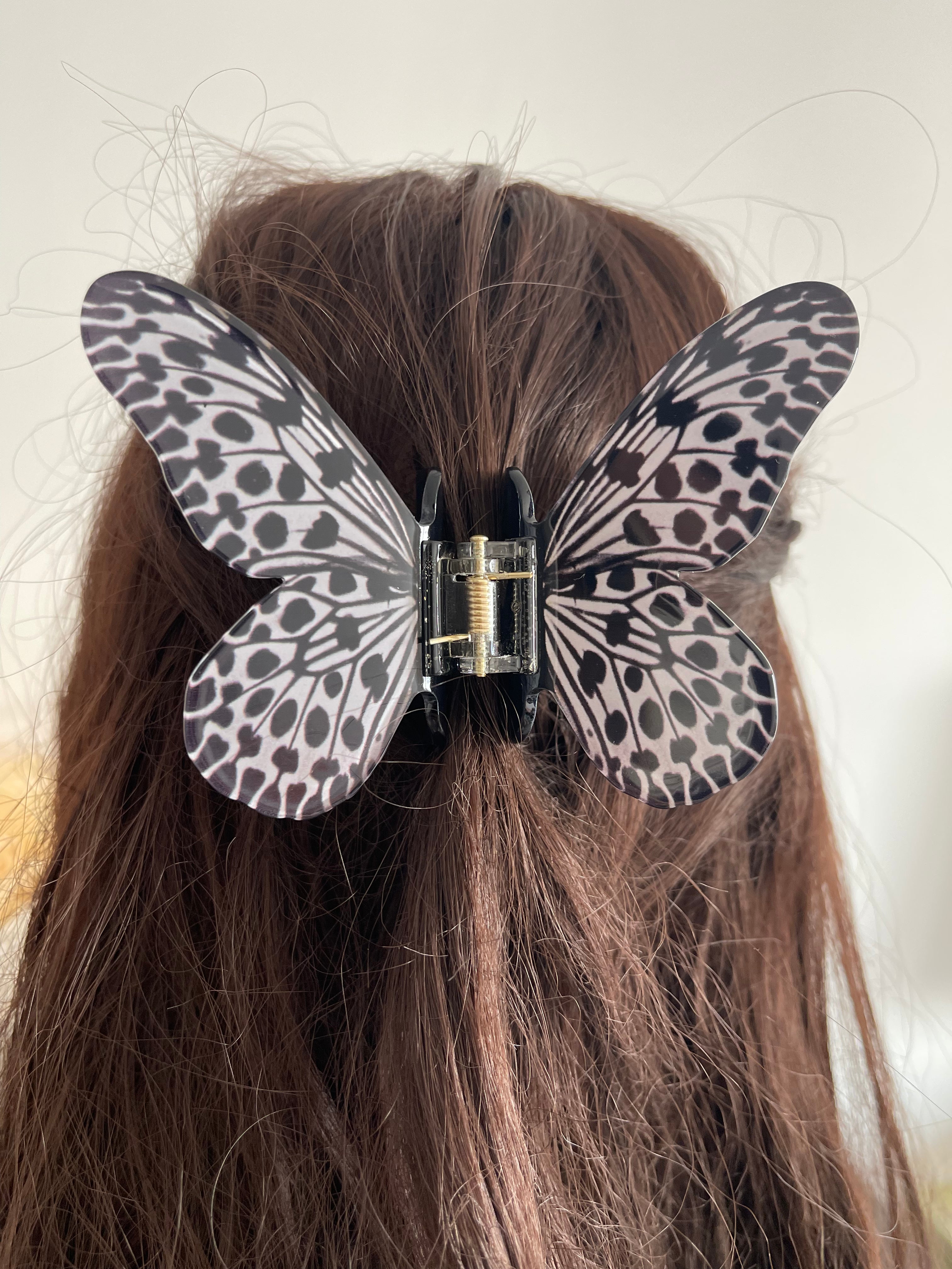 Idea Leuconoe butterfly hair claw