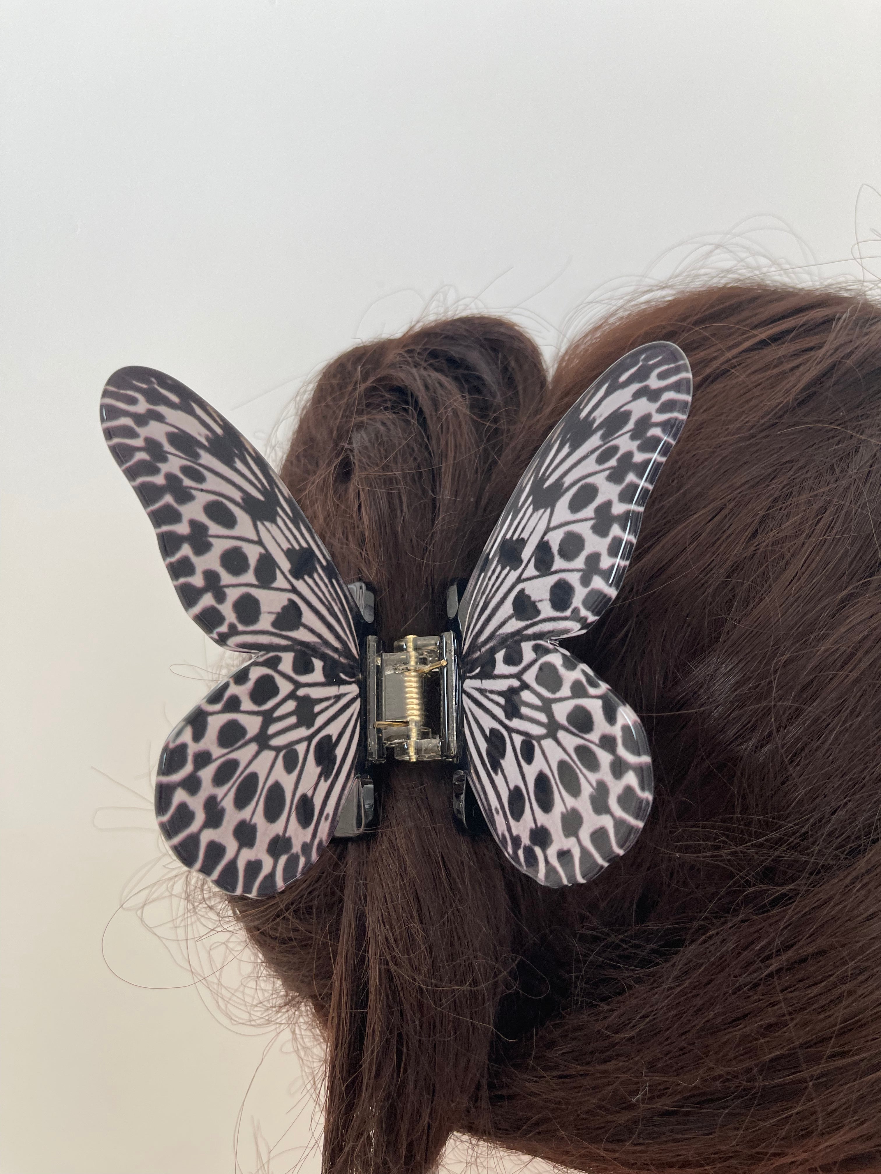 Idea Leuconoe butterfly hair claw