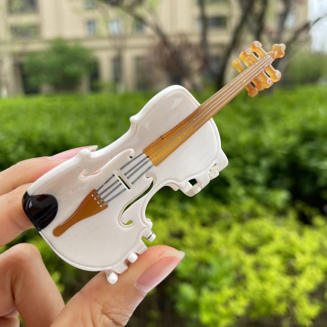 White violin hair claw