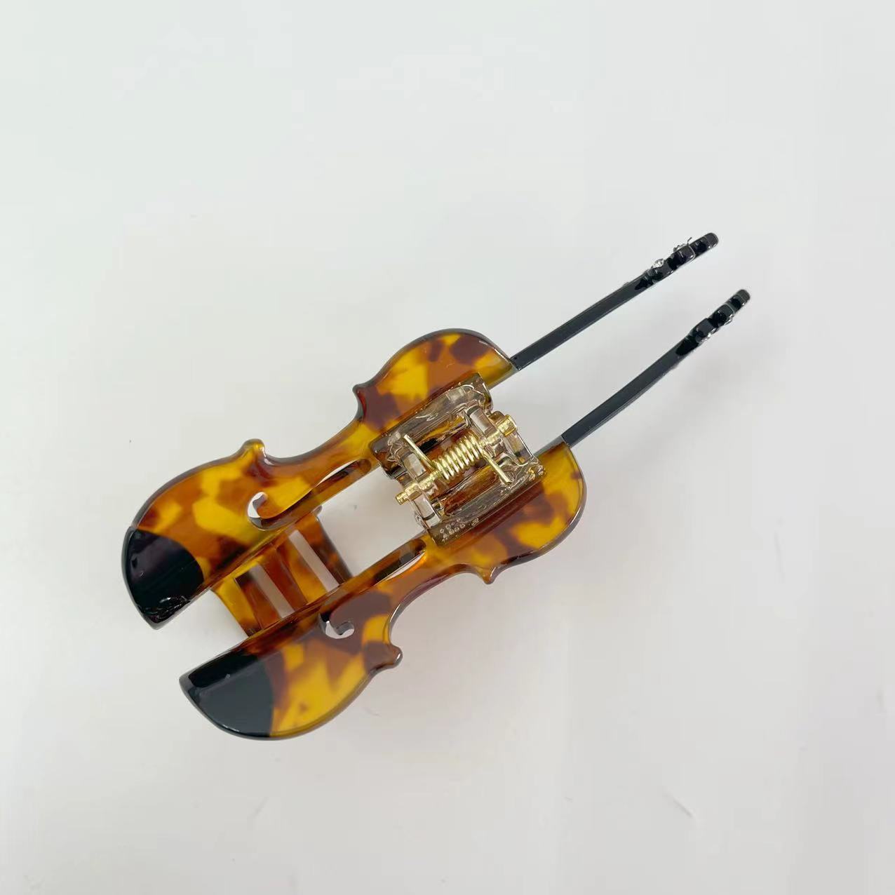 Tea violin hair claw