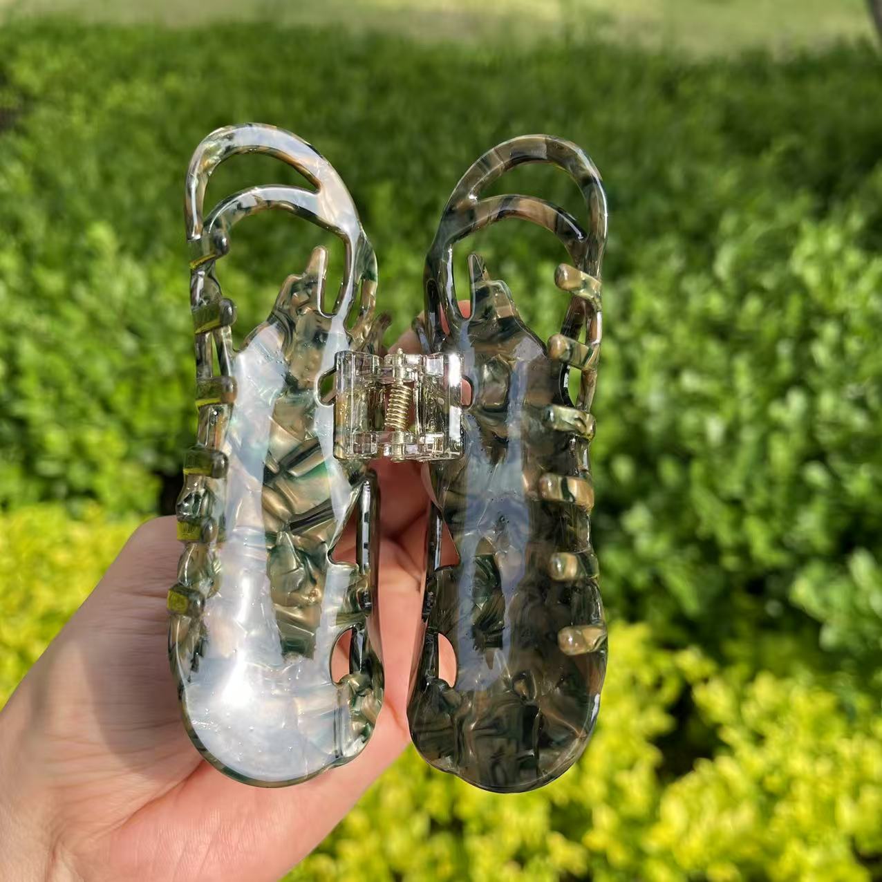 Shrimp Hair Claw within Dark