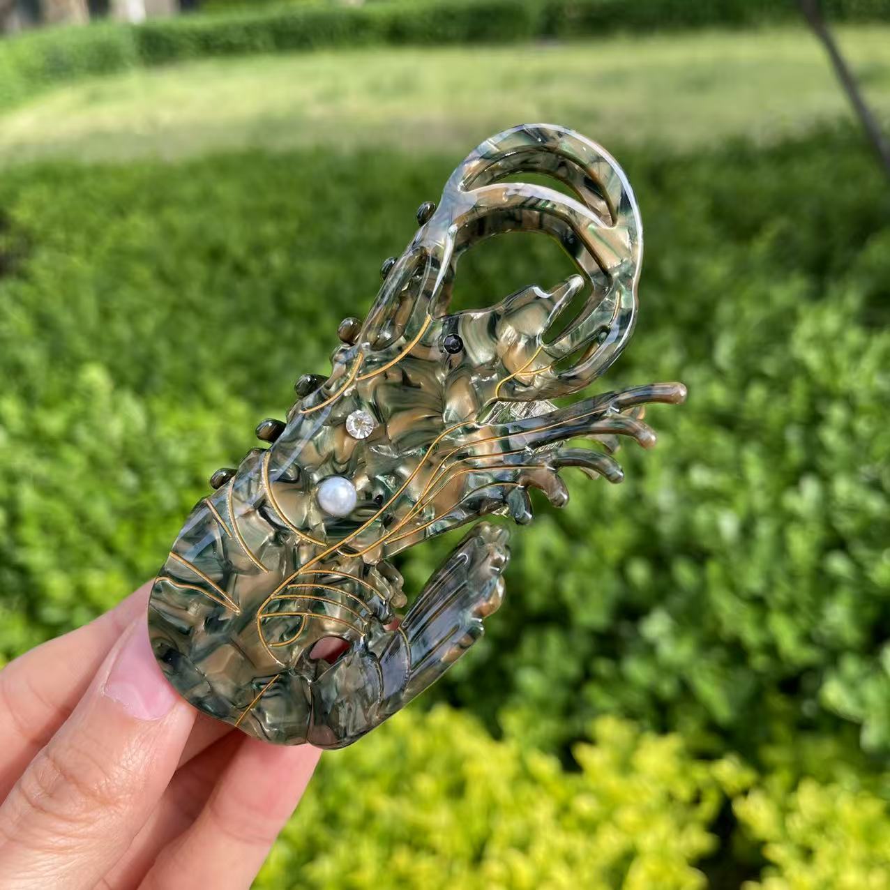 Shrimp Hair Claw within Dark