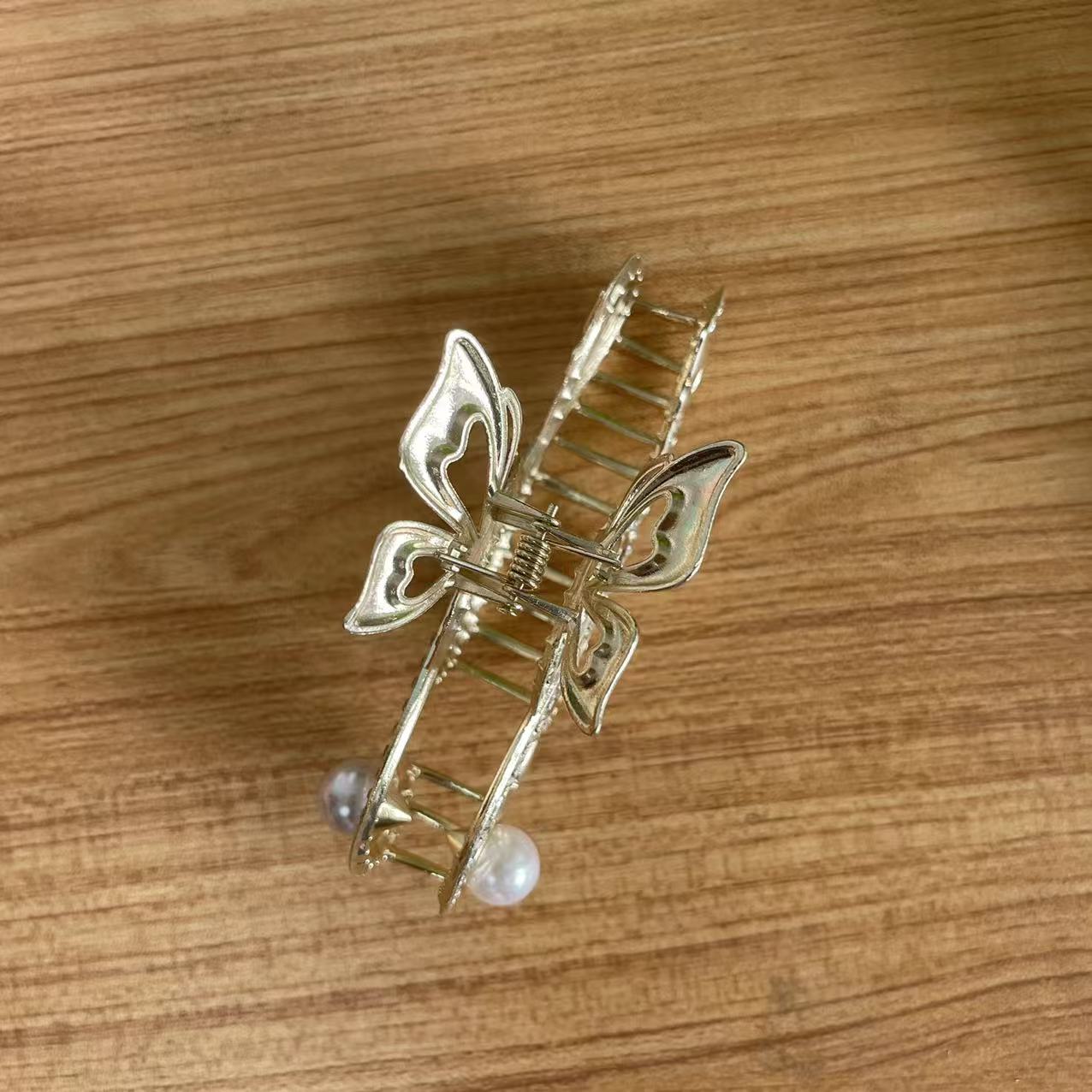 diamond note hair claw