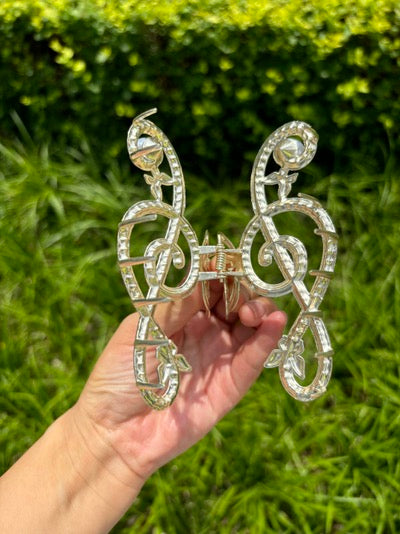 pearl note hair claw