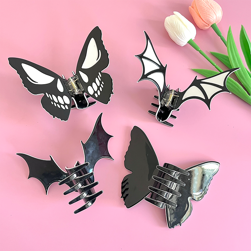 Hallowmas Bat Hair Claw