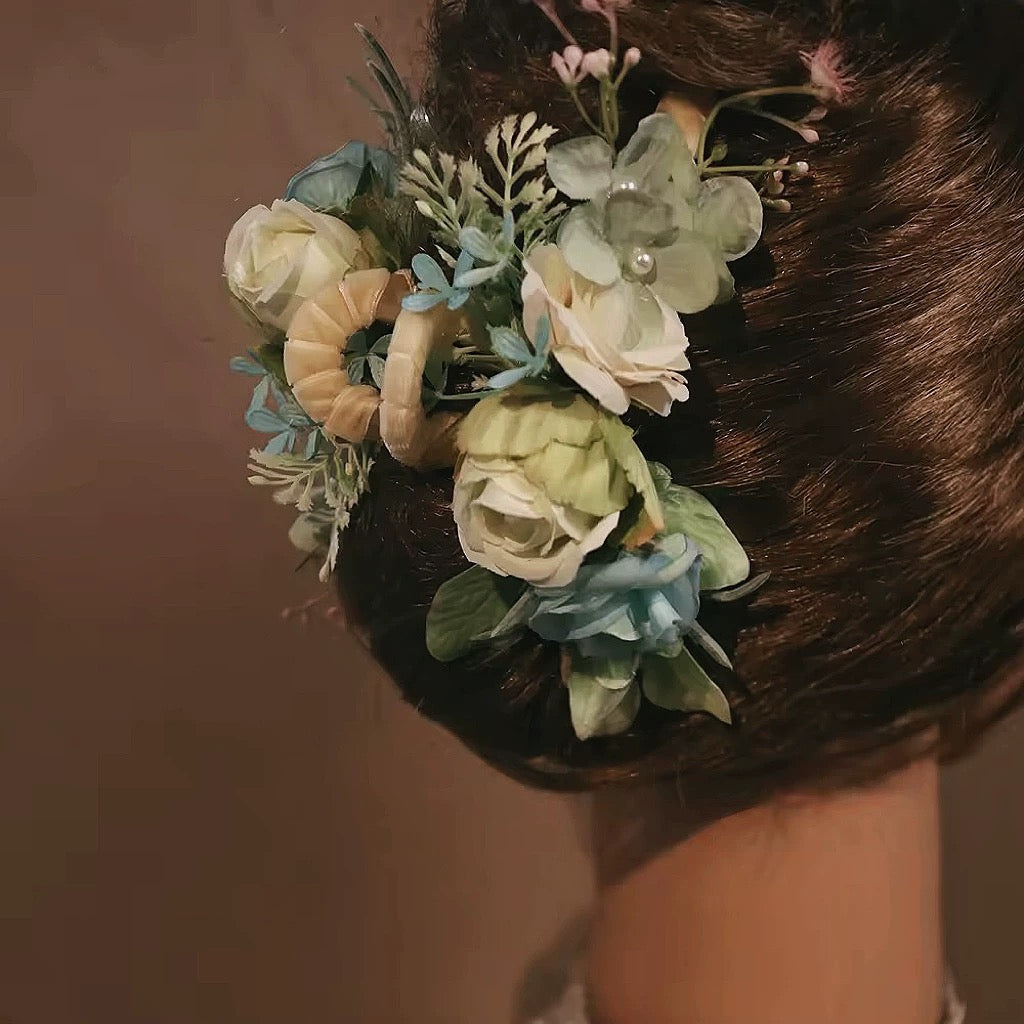 Secret Realm of Flowers hair claw