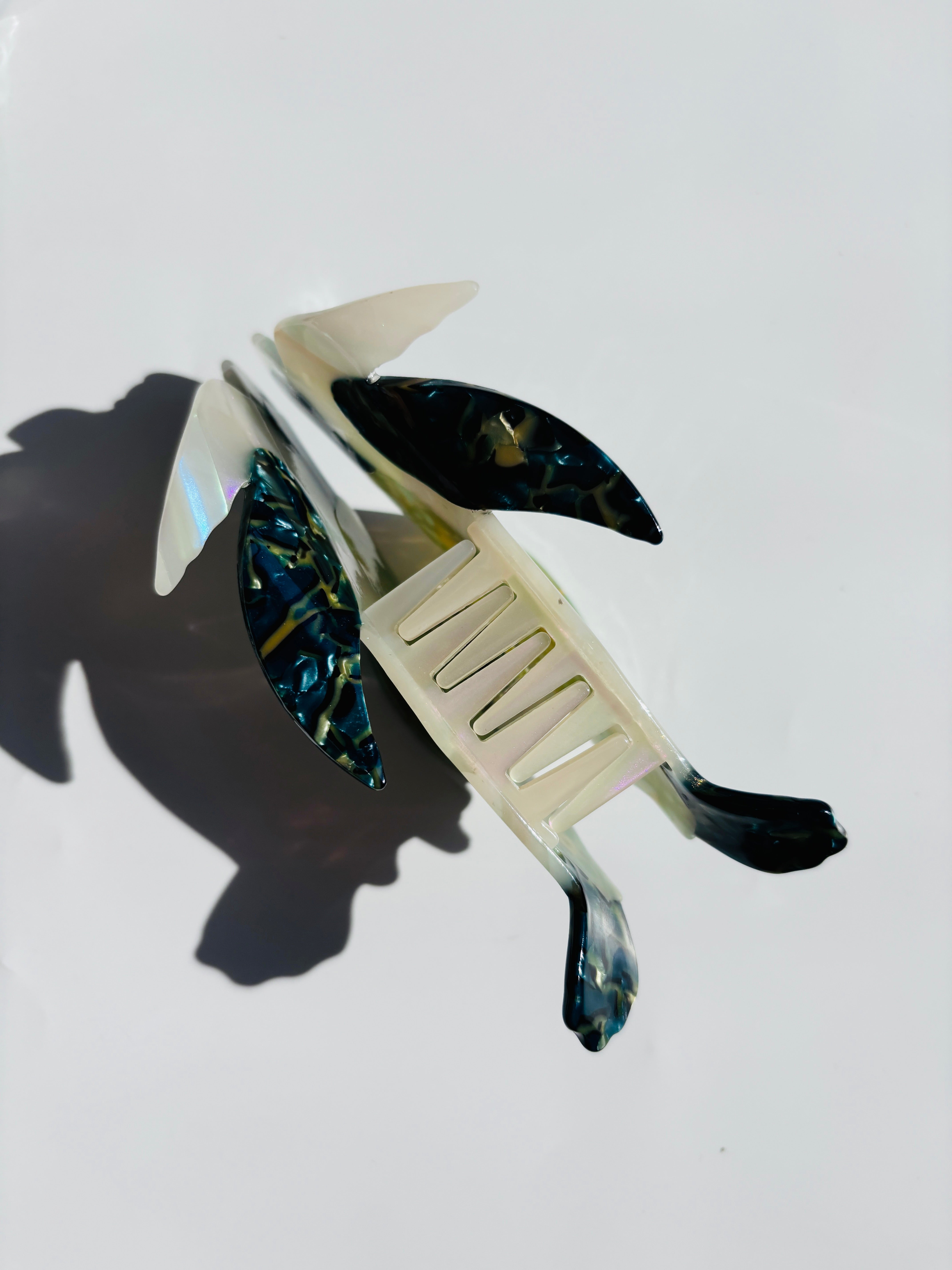 Turtle Hair Claw within Green