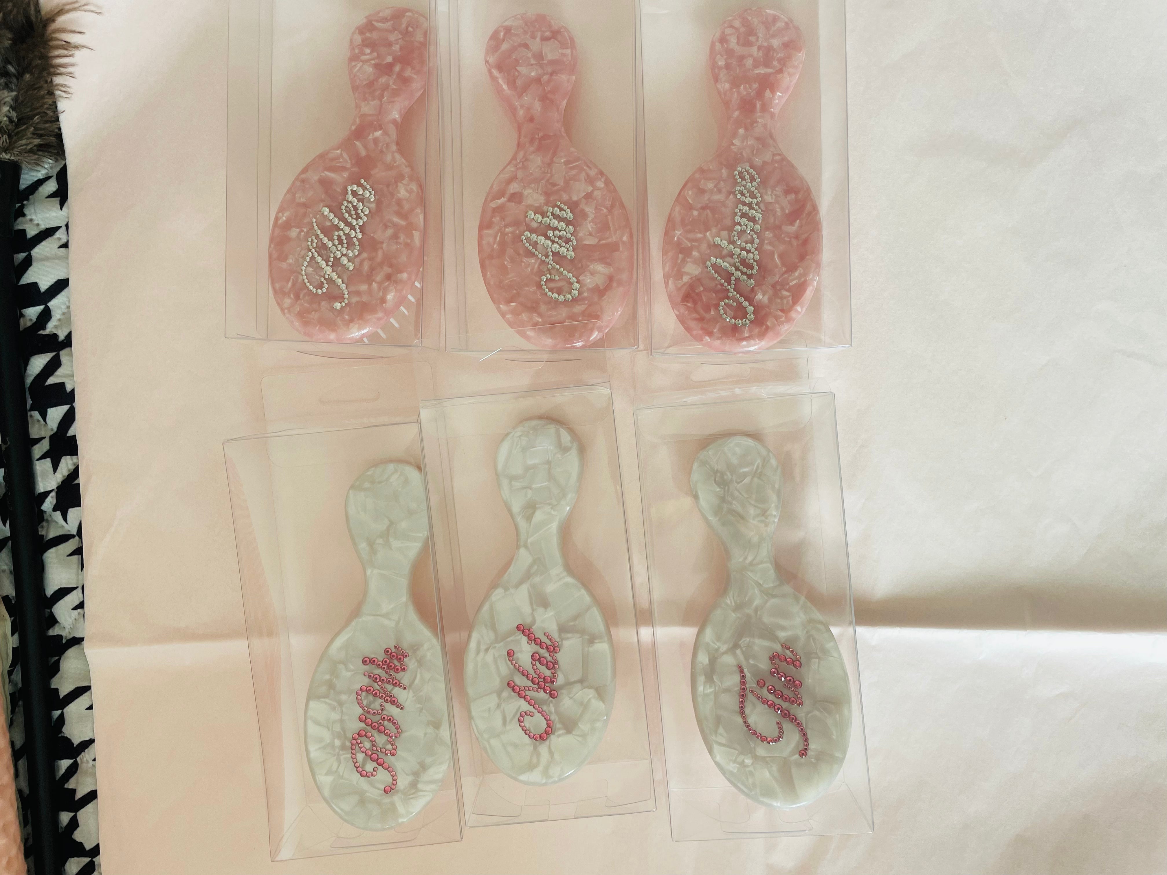 THE NAMEPLATE CUSTOMIZED PADDLE BRUSH