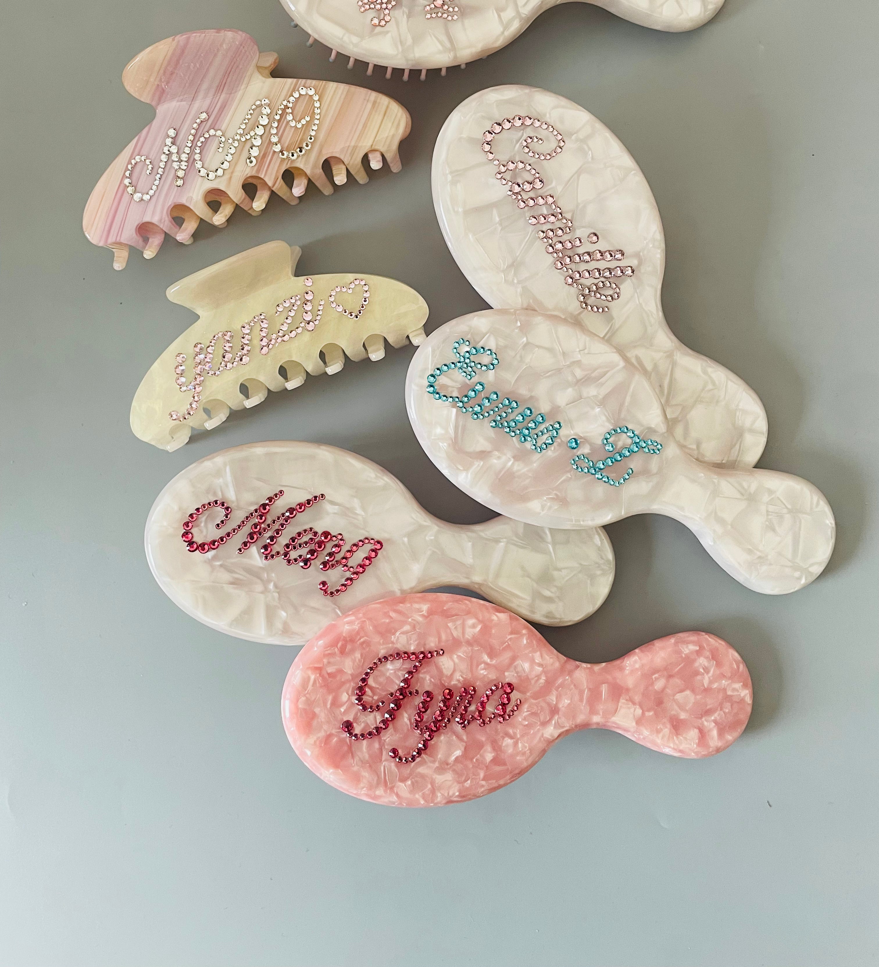 THE NAMEPLATE CUSTOMIZED PADDLE BRUSH