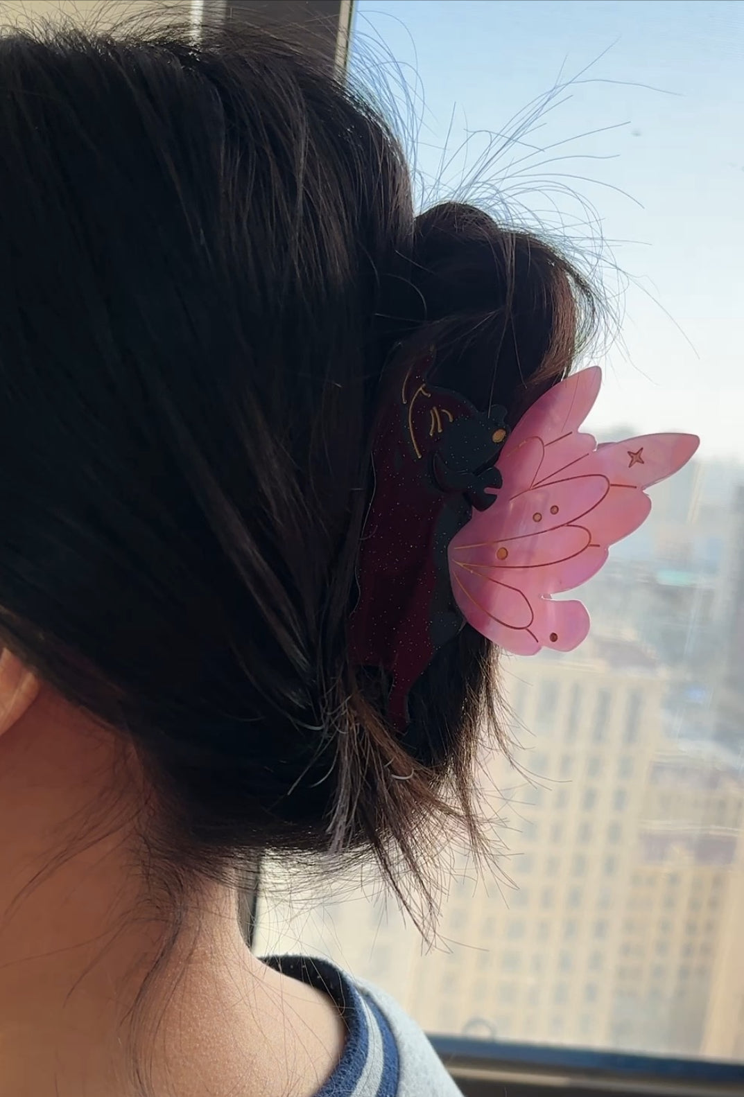 Mysterious Angel Cat hair claw