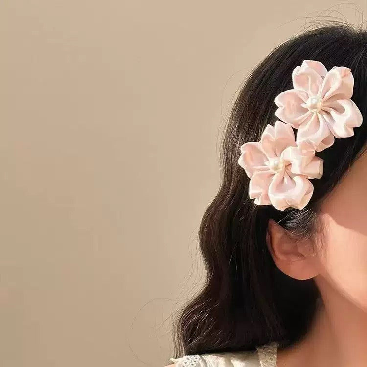 Pearl Peach Clip