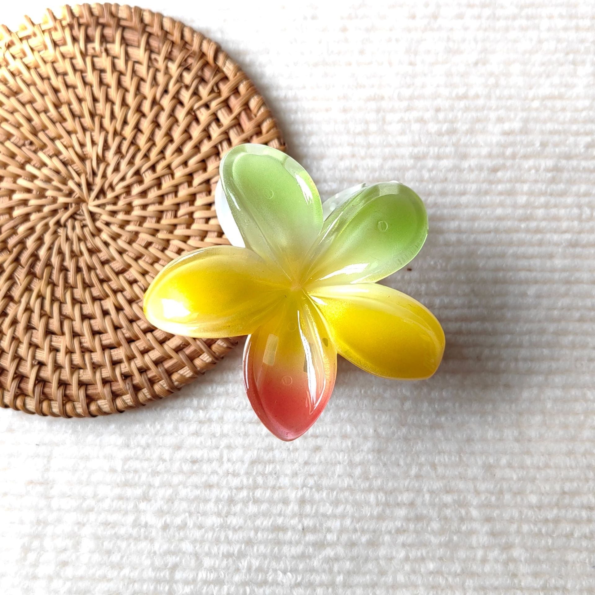 Frangipani Flower Claw In Red/Yellow/Green