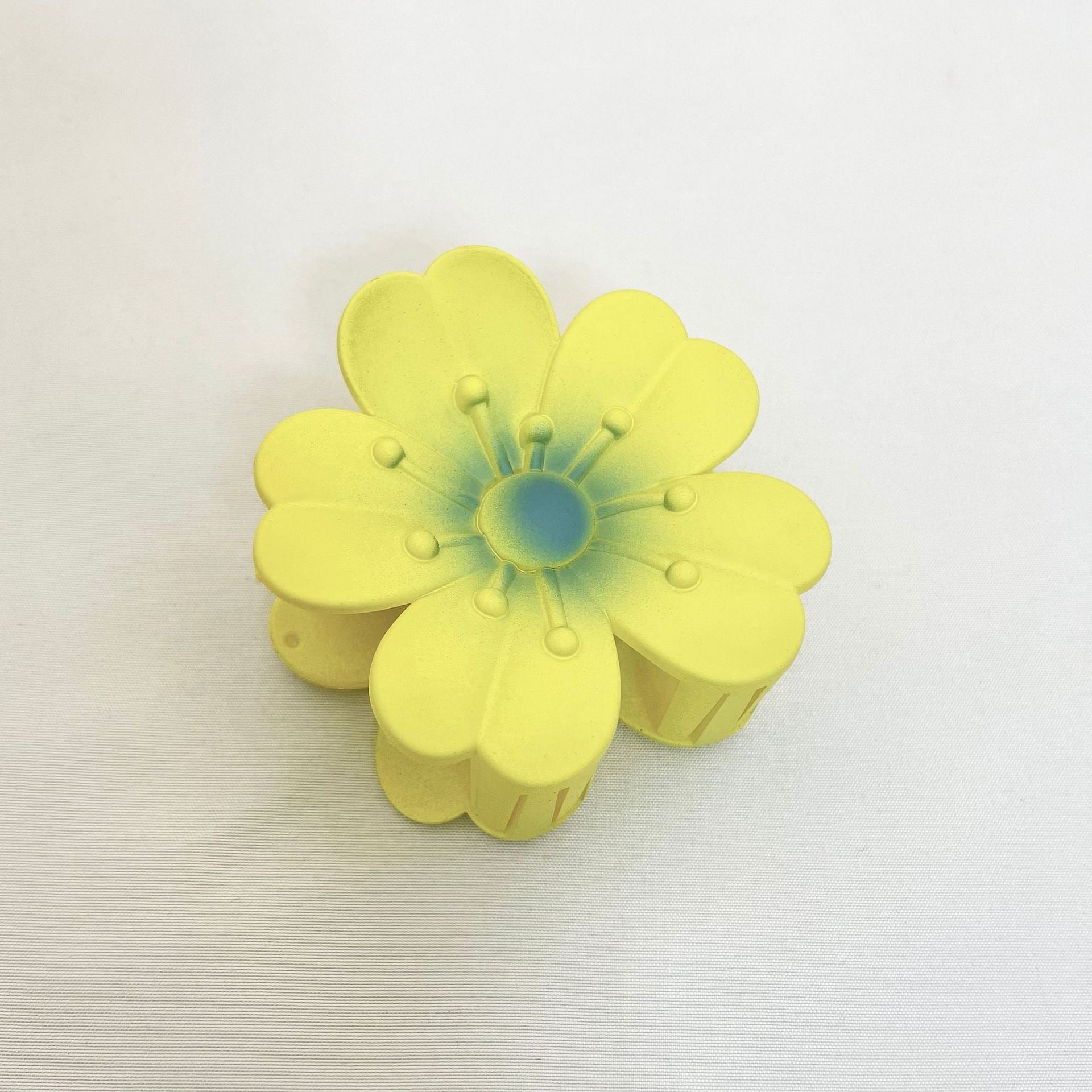 Matte Five-petaled Frangipani Flower Claw