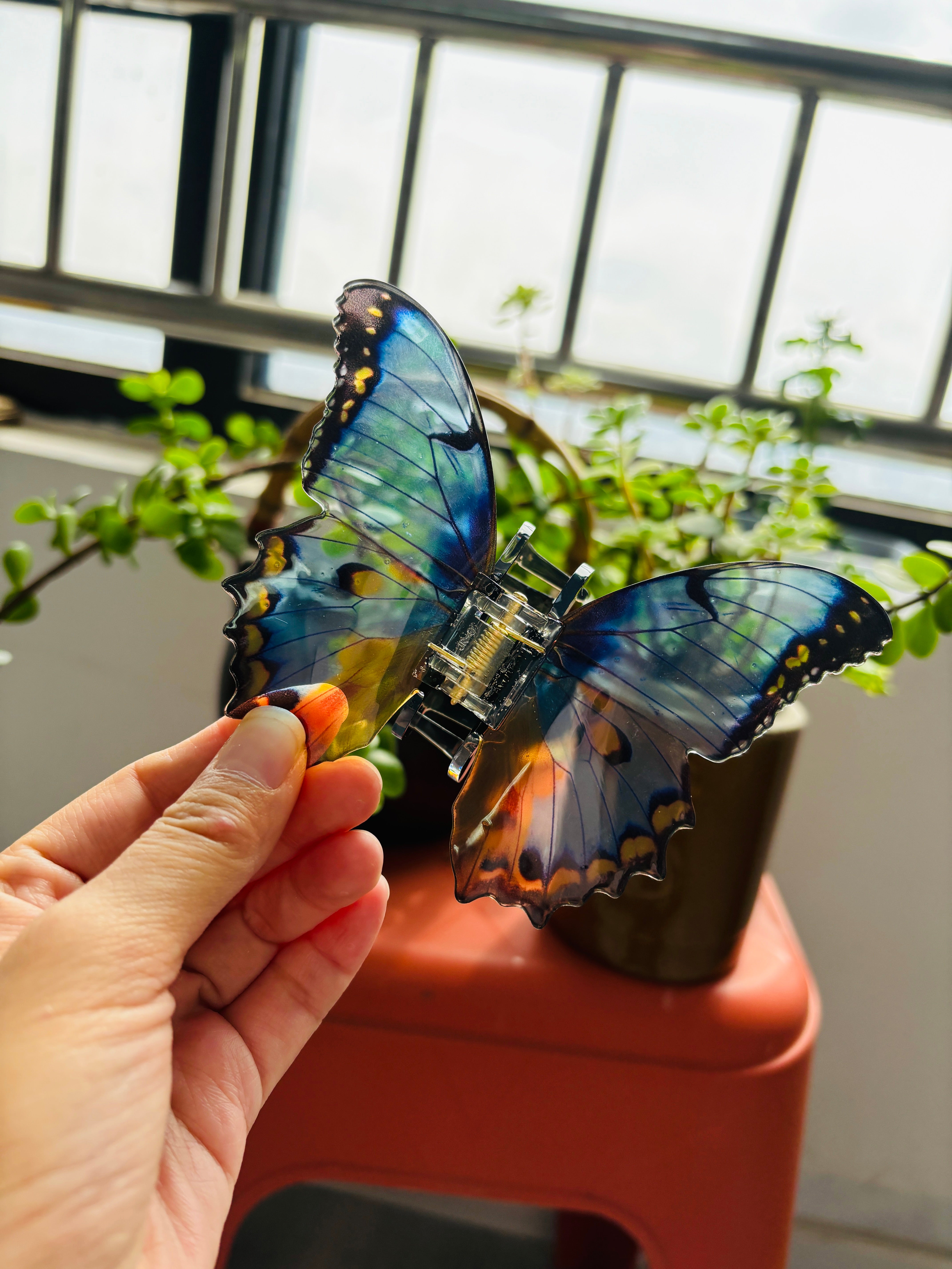 Crystal colored butterfly claw