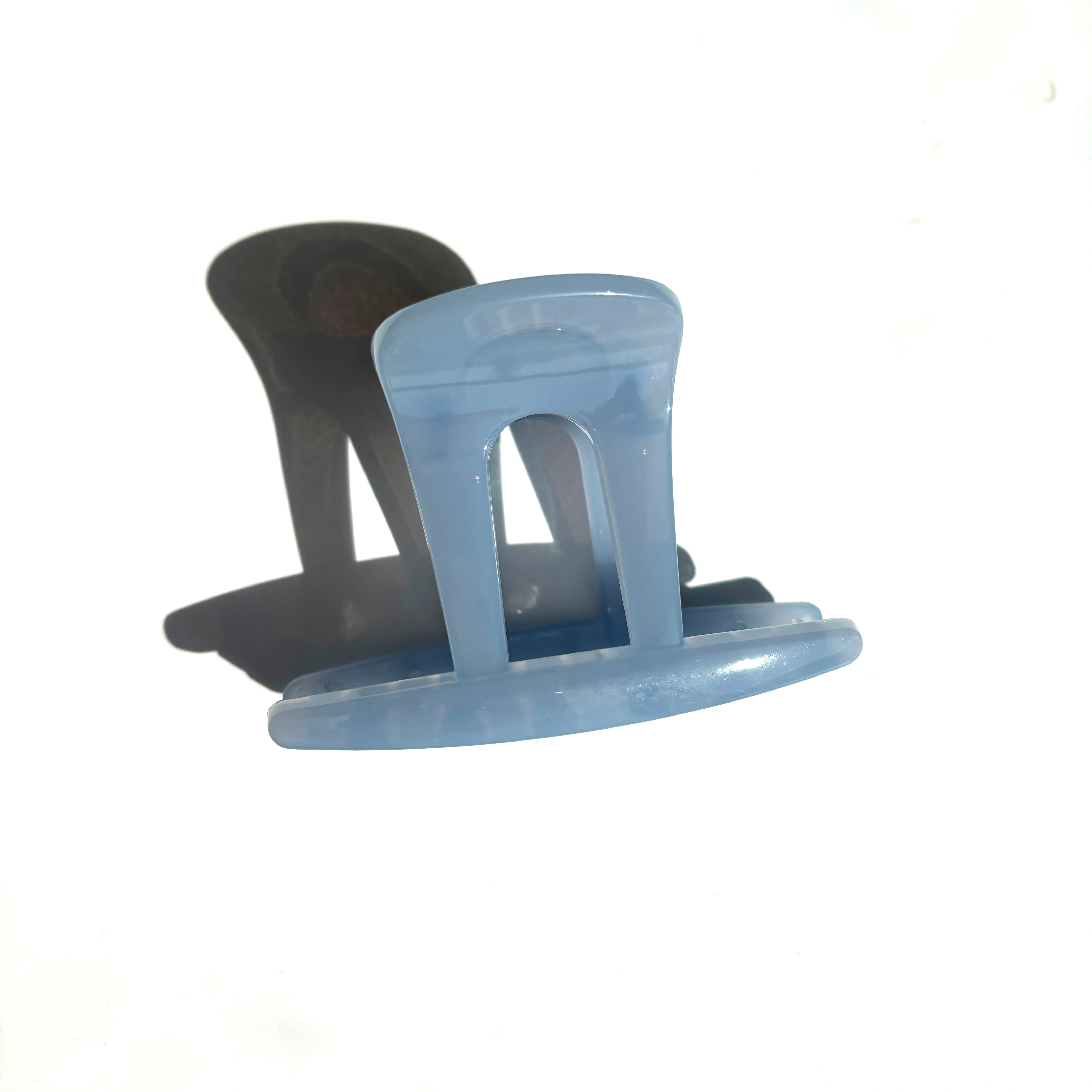 Line Type Hair Claw within Snow