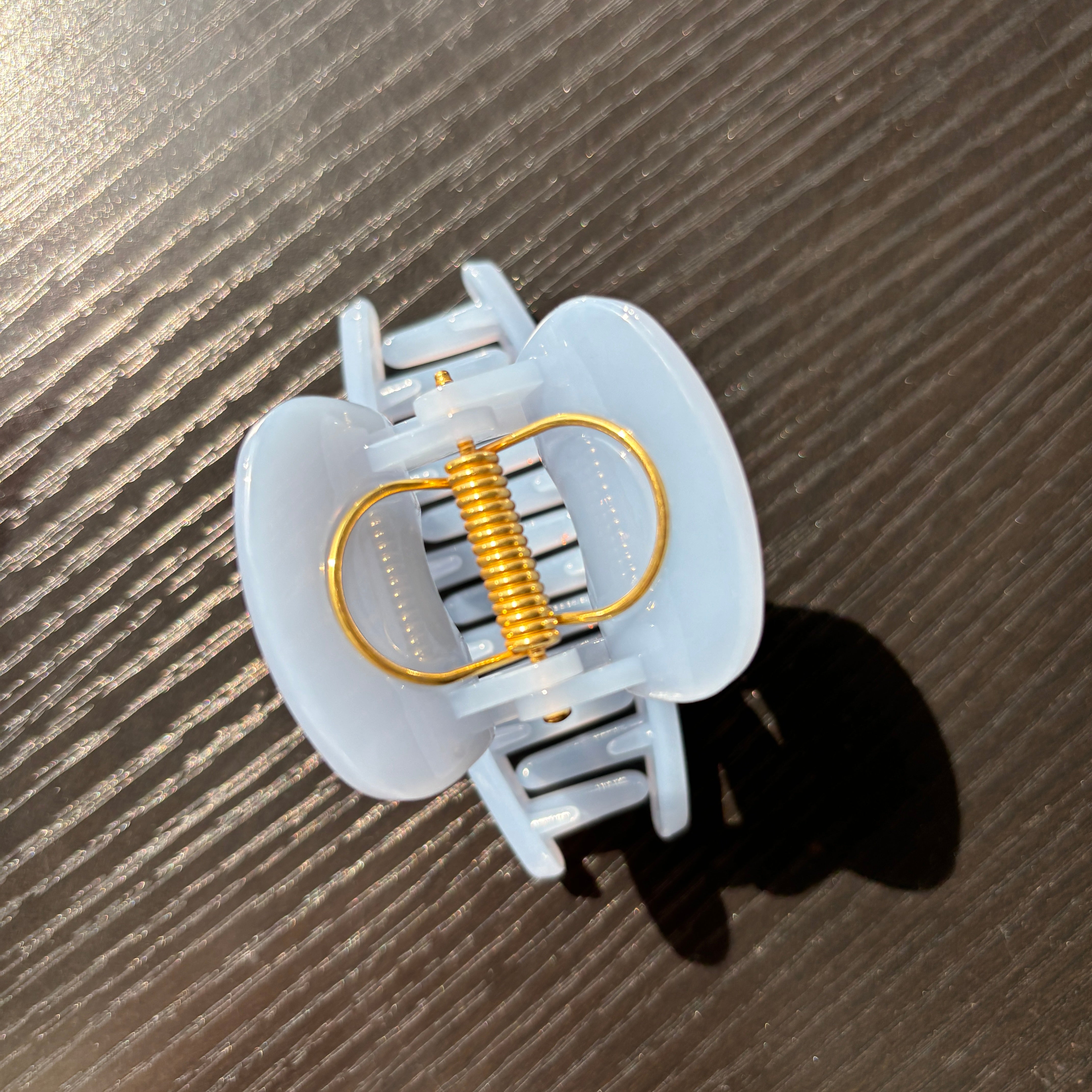 Line Type Hair Claw within Snow