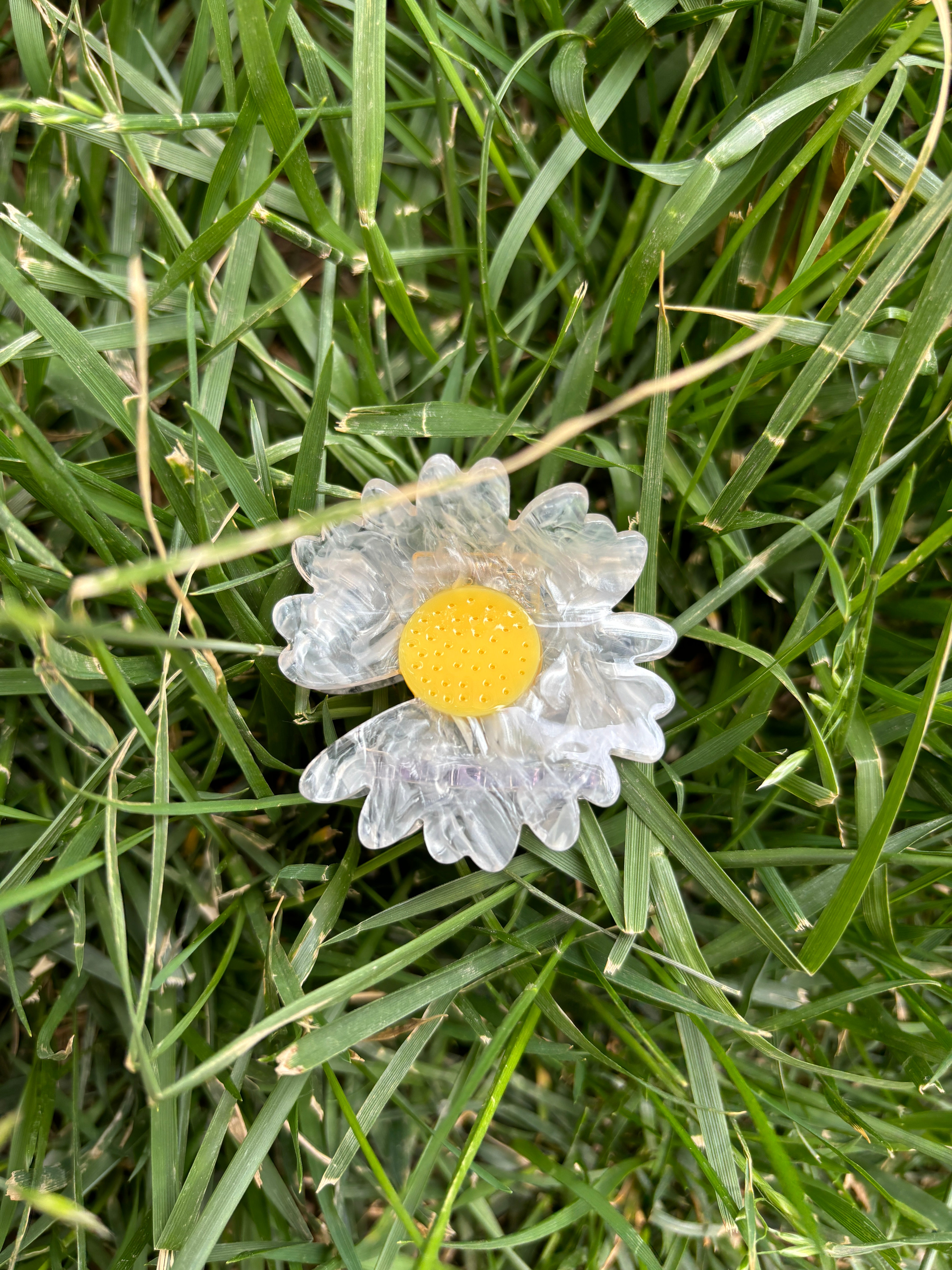 Daisy hair claw