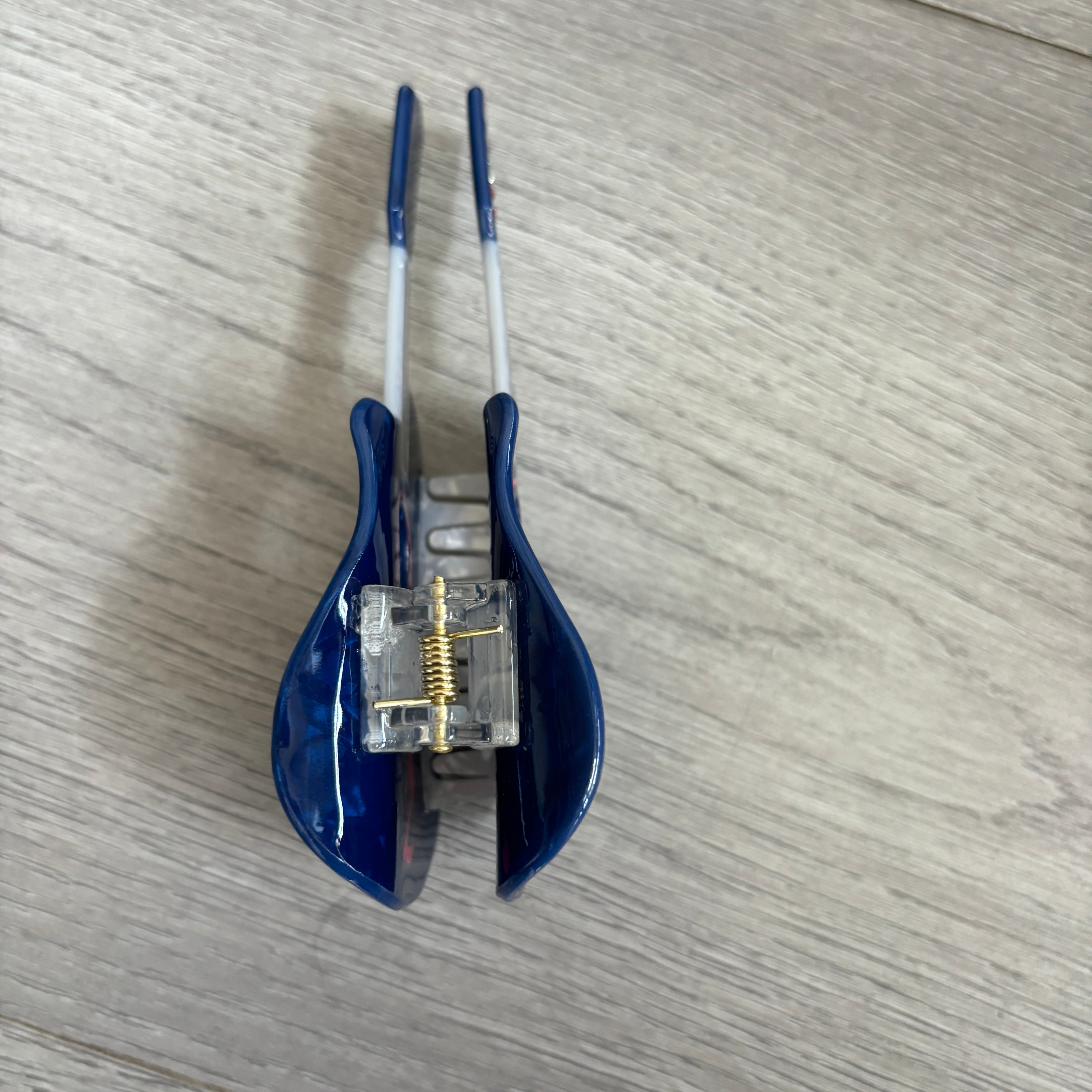 sapphire Guitar hair claw