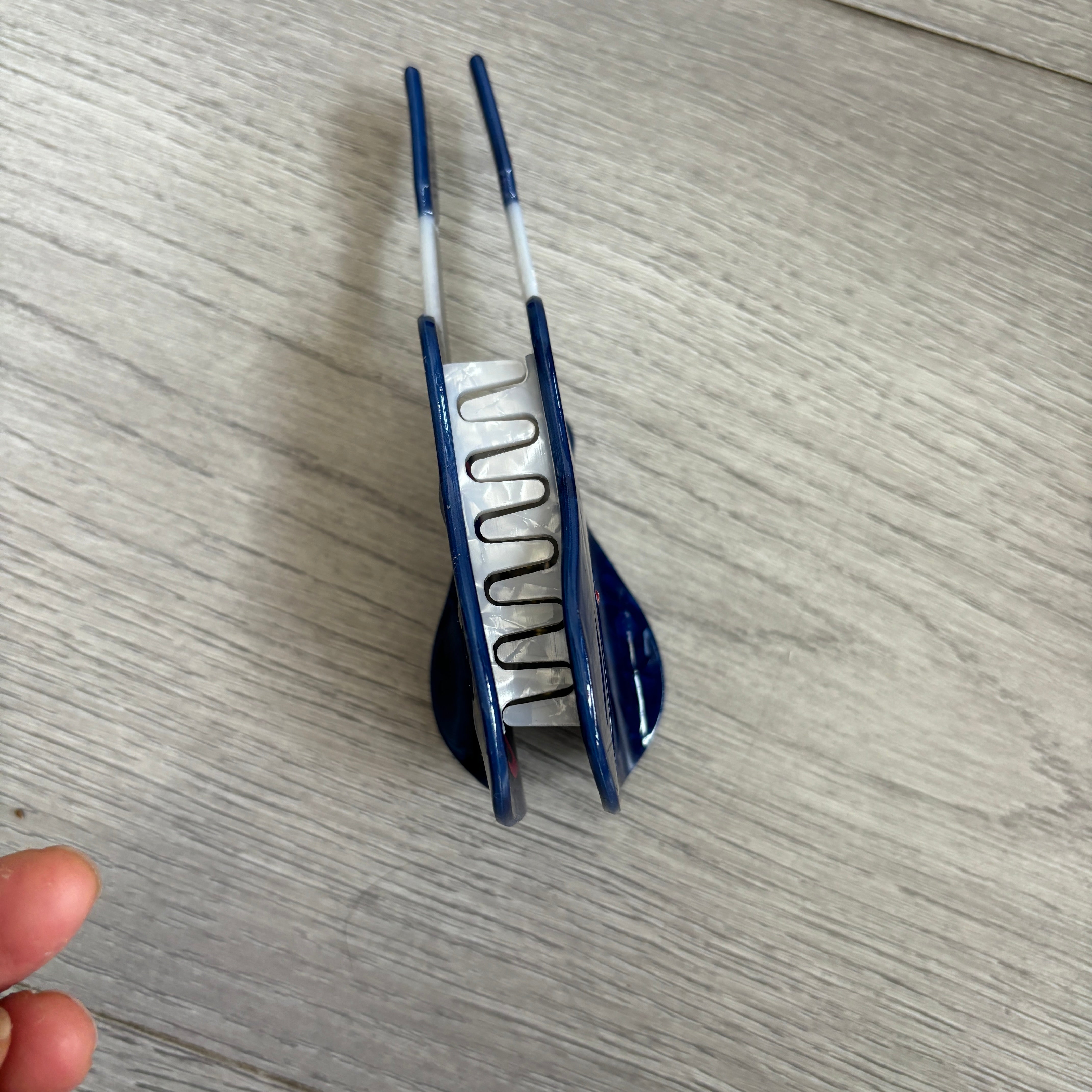 sapphire Guitar hair claw