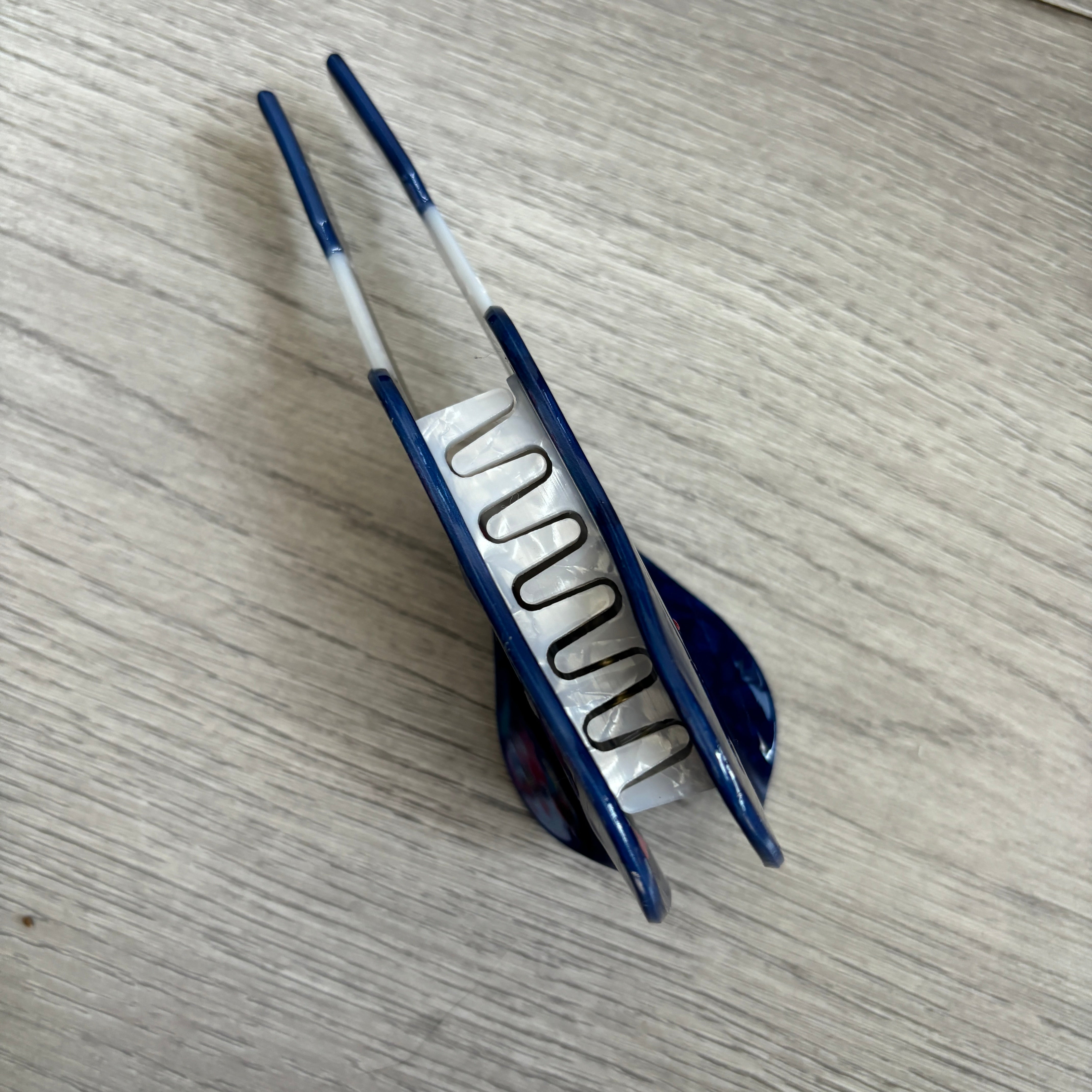 sapphire Guitar hair claw