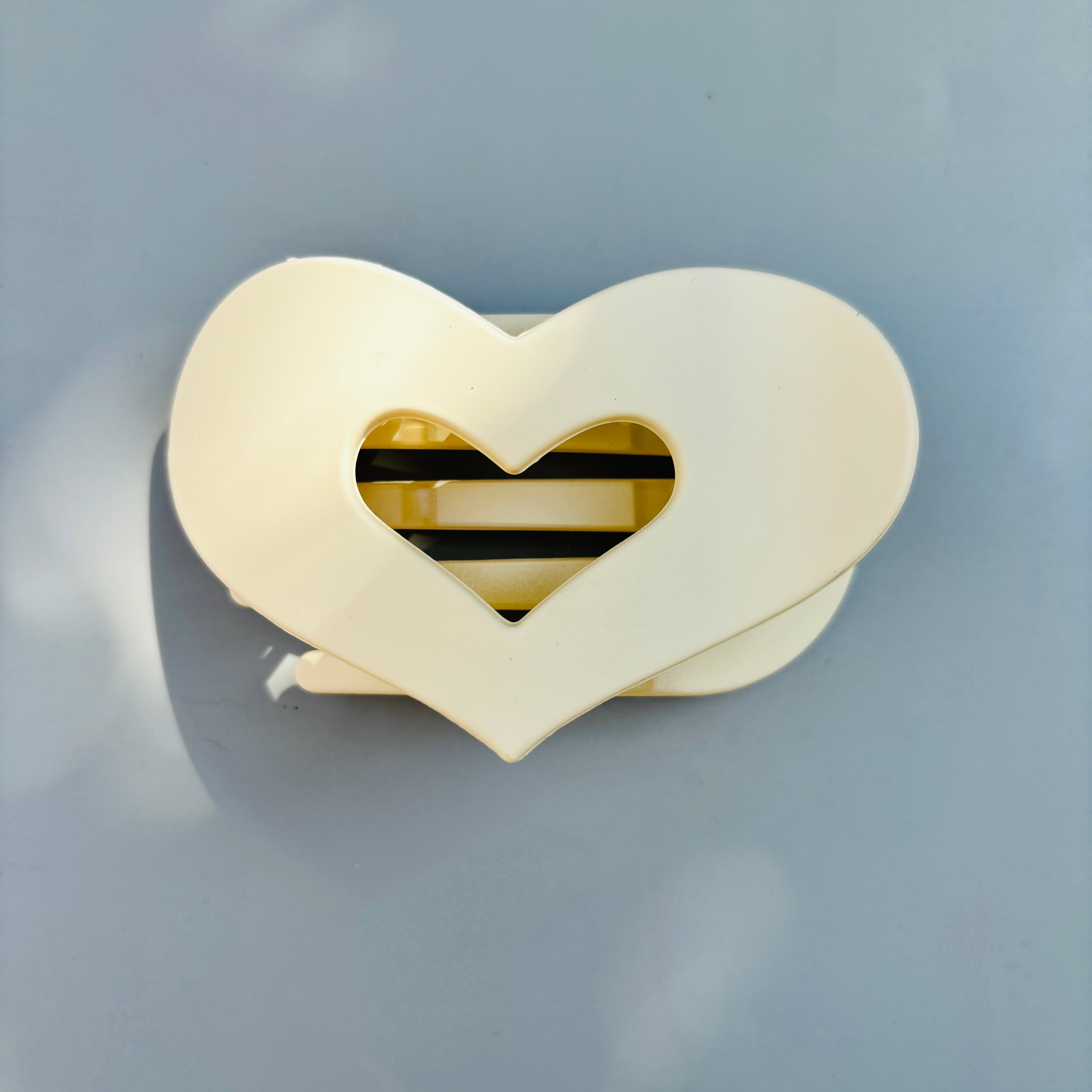 snow flat love hair clip