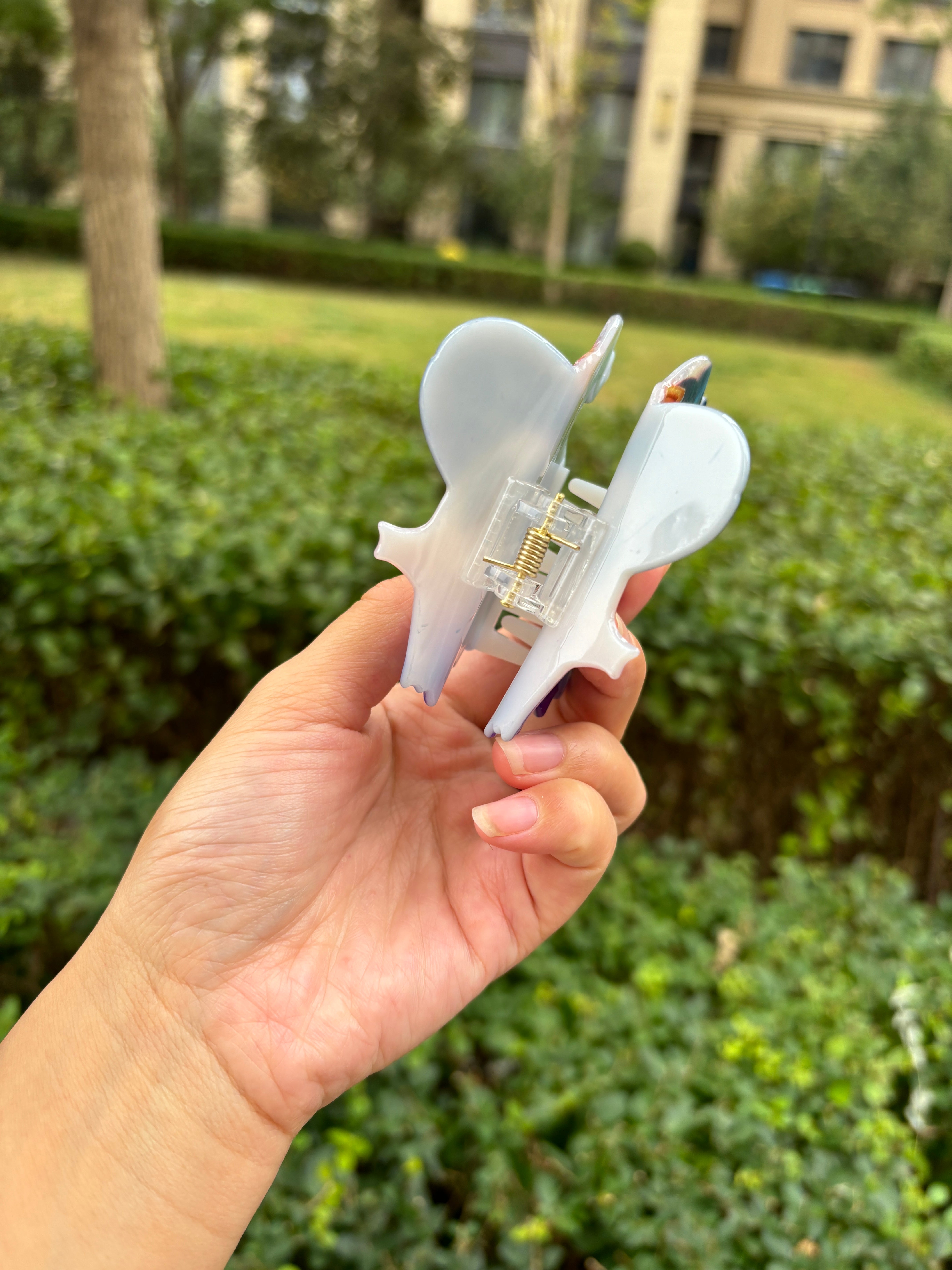 Night ghost hair claw