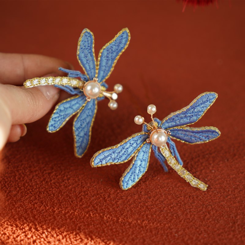 Dragonfly clip