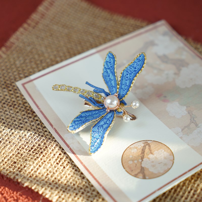 Dragonfly clip