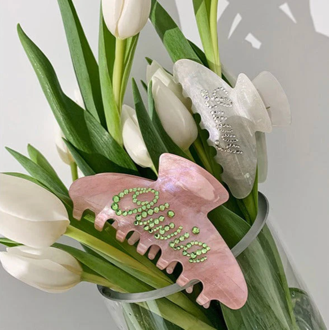 THE NAMEPLATE CUSTOMIZED CLAW IN PINK SHELL