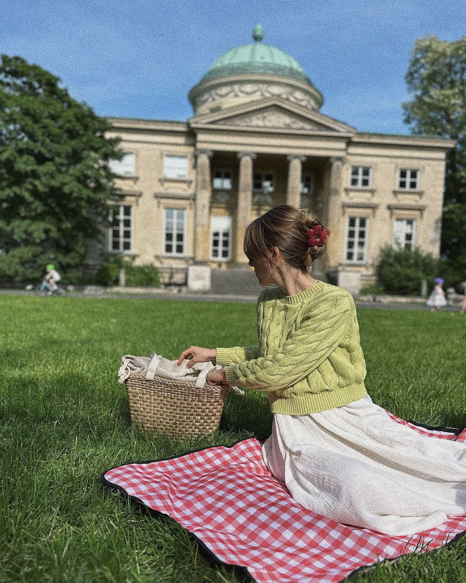 Dolores Claw in Pink