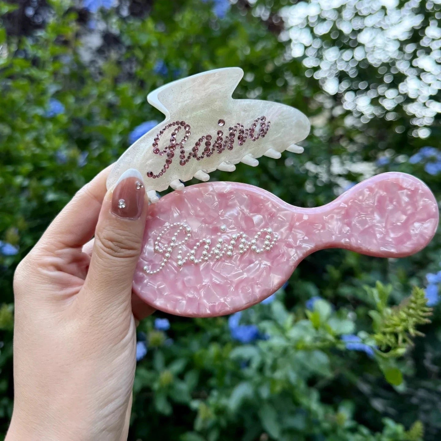 THE NAMEPLATE CUSTOMIZED PADDLE BRUSH