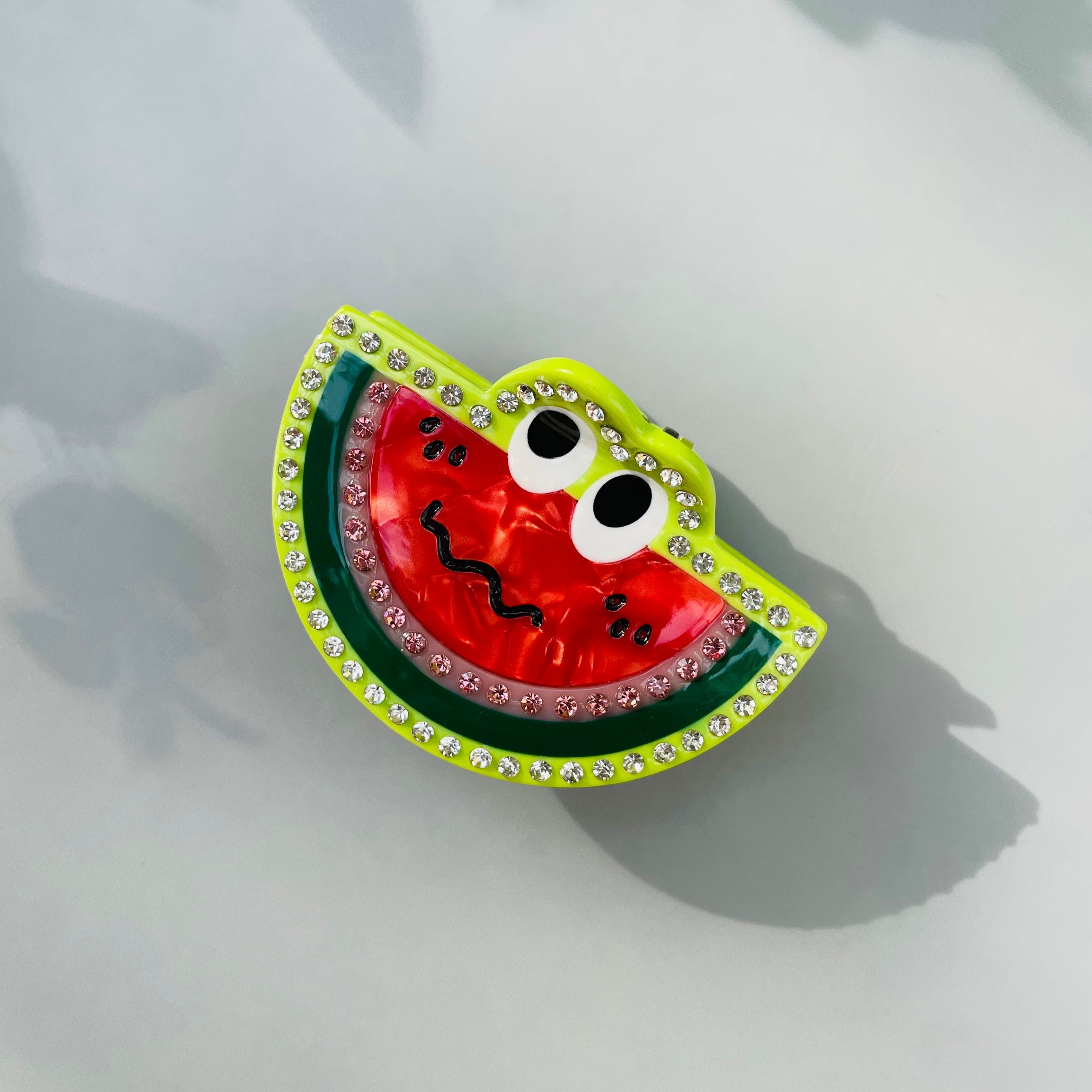 Watermelon claw within diamond